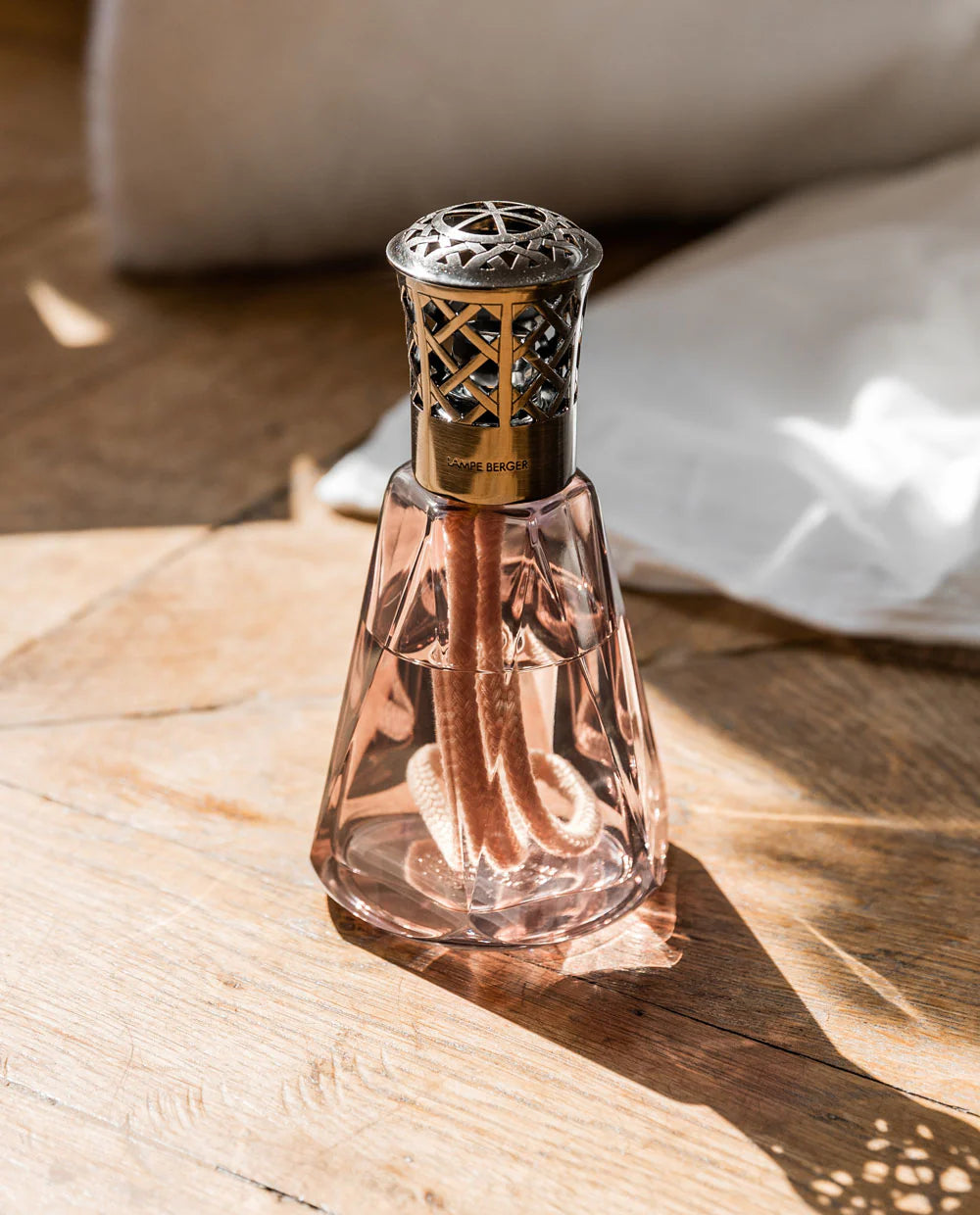 Maison Berger Antique Pink Pyramide Fragrance Lamp Gift Set - Paris Chic Home Decor | Elegant Scented Oil Diffuser for Living Room, Bedroom & Office