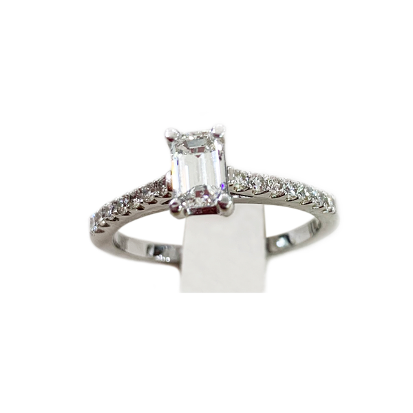 18K White Gold Diamond Ring for Women - Elegant Solitaire Engagement & Wedding Band - Perfect for Proposals, Anniversaries, and Special Occasions