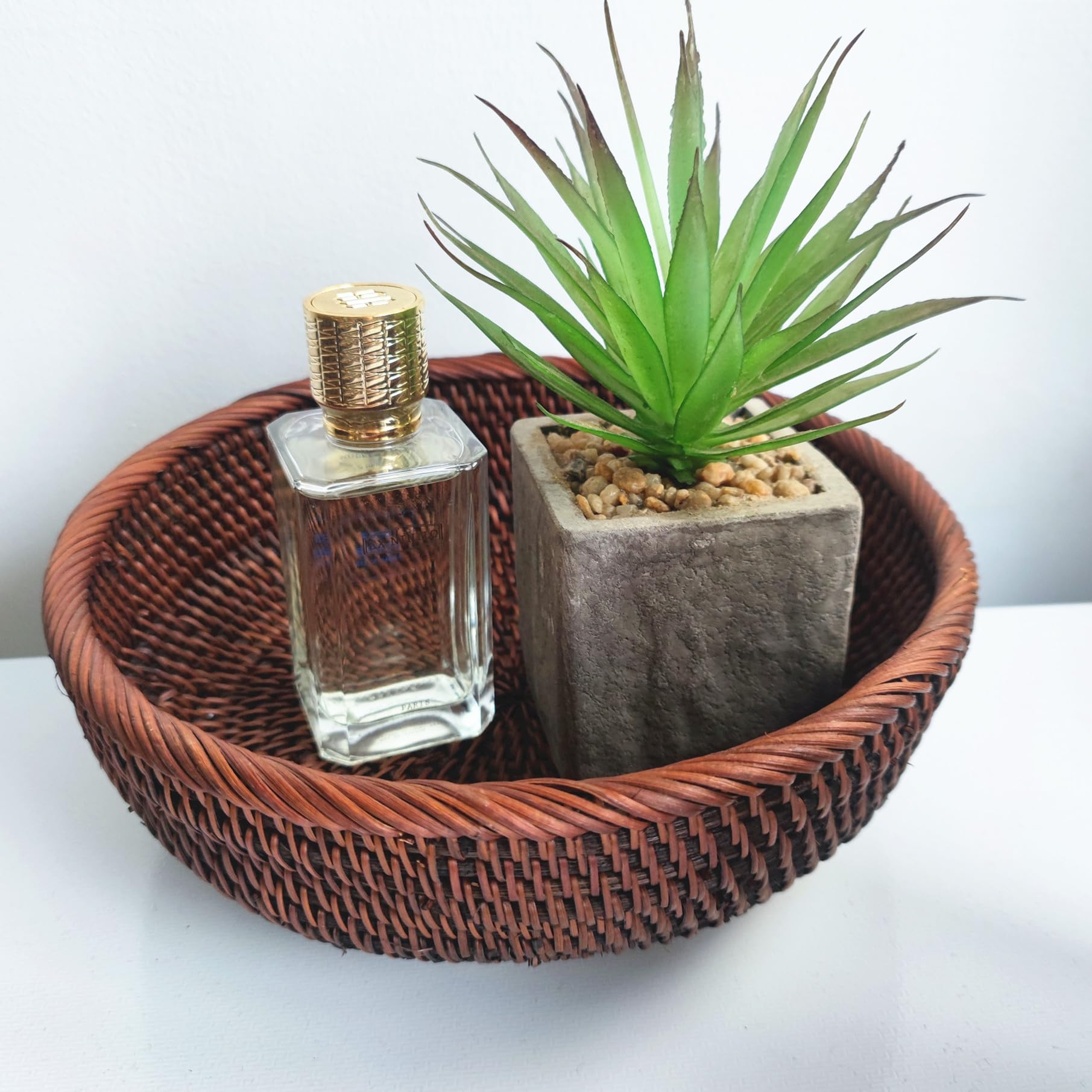 9 Inch Round Rattan Bowl Basket - Handmade Wicker Tray with Scalloped Edge & 3
