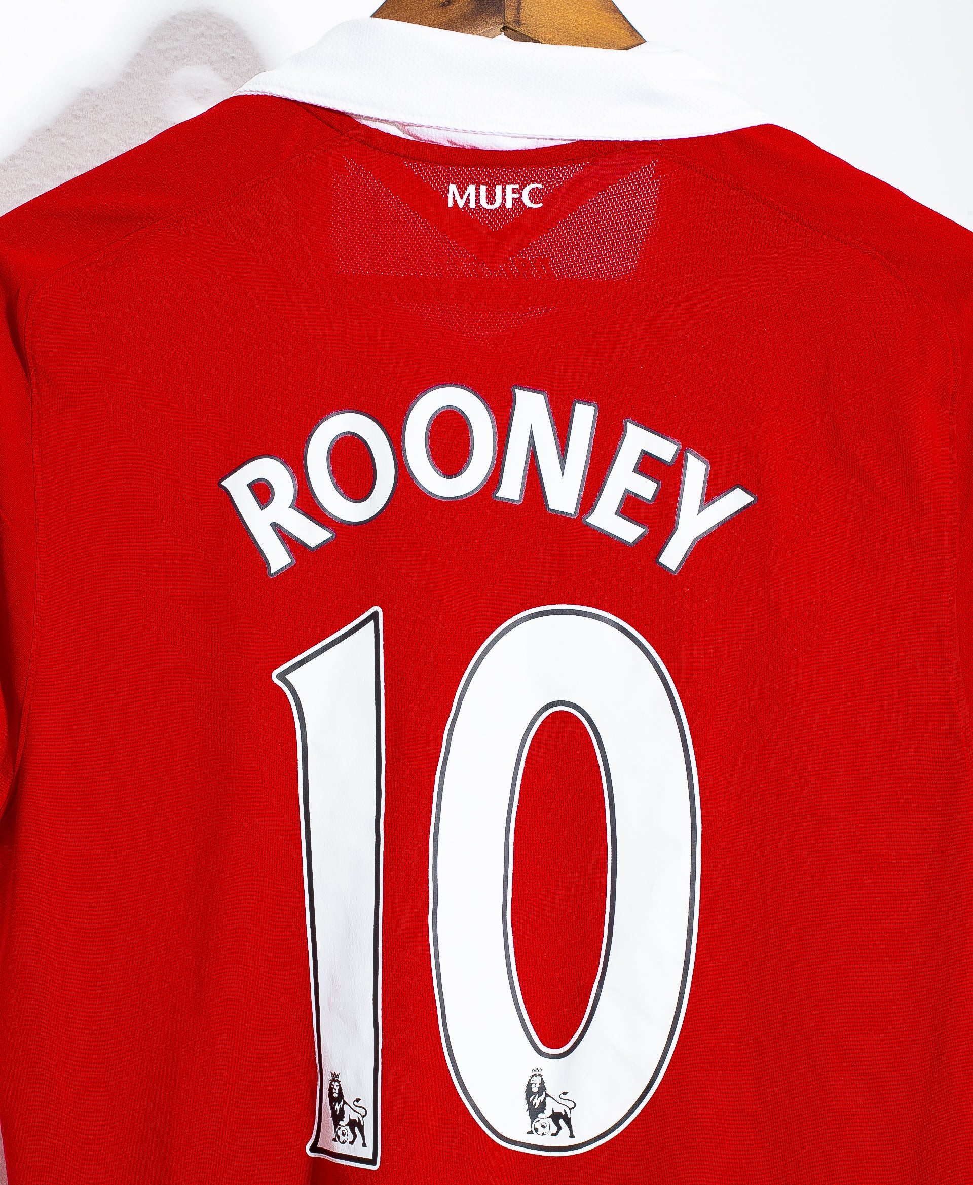 2010-2011 Manchester United #10 Wayne Rooney Jersey (Size M) - Authentic Soccer Shirt for Fans & Collectors - Perfect for Match Days & Sports Memorabilia Display