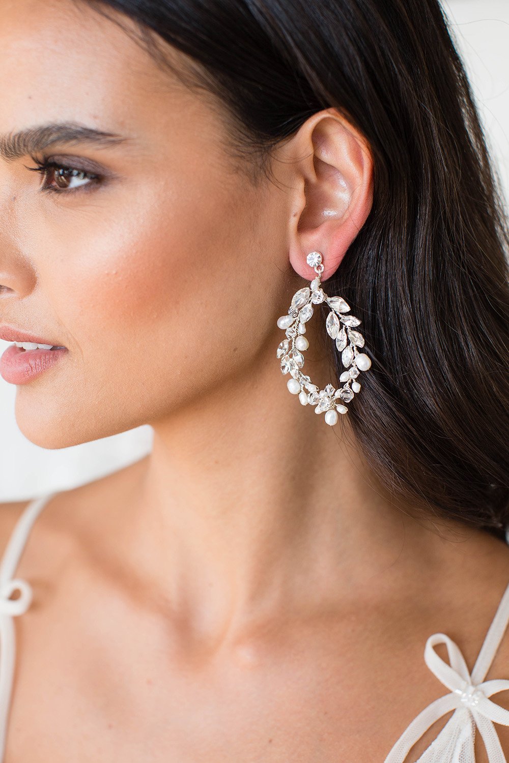 Stylish Lyris Earrings for Women - Trendy Gold Hoop Earrings for Everyday Wear | Perfect for Parties, Work & Casual Outfits