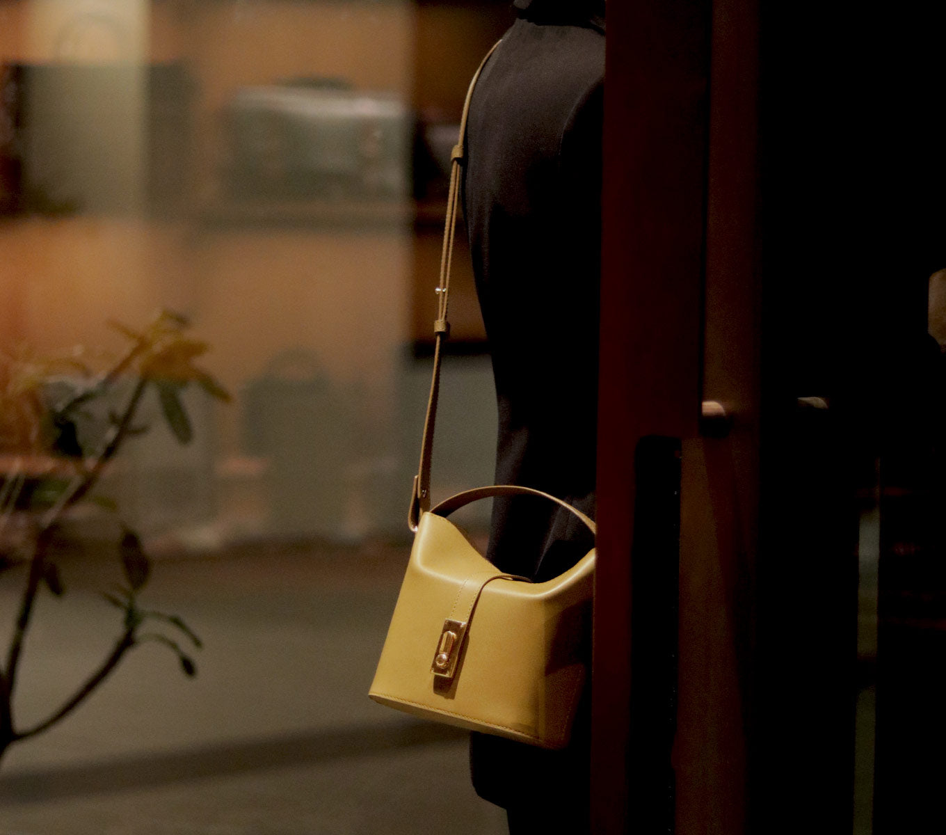 Mae Bucket Bag - Stylish & Durable Crossbody Handbag for Women - Perfect for Work, Travel & Everyday Use