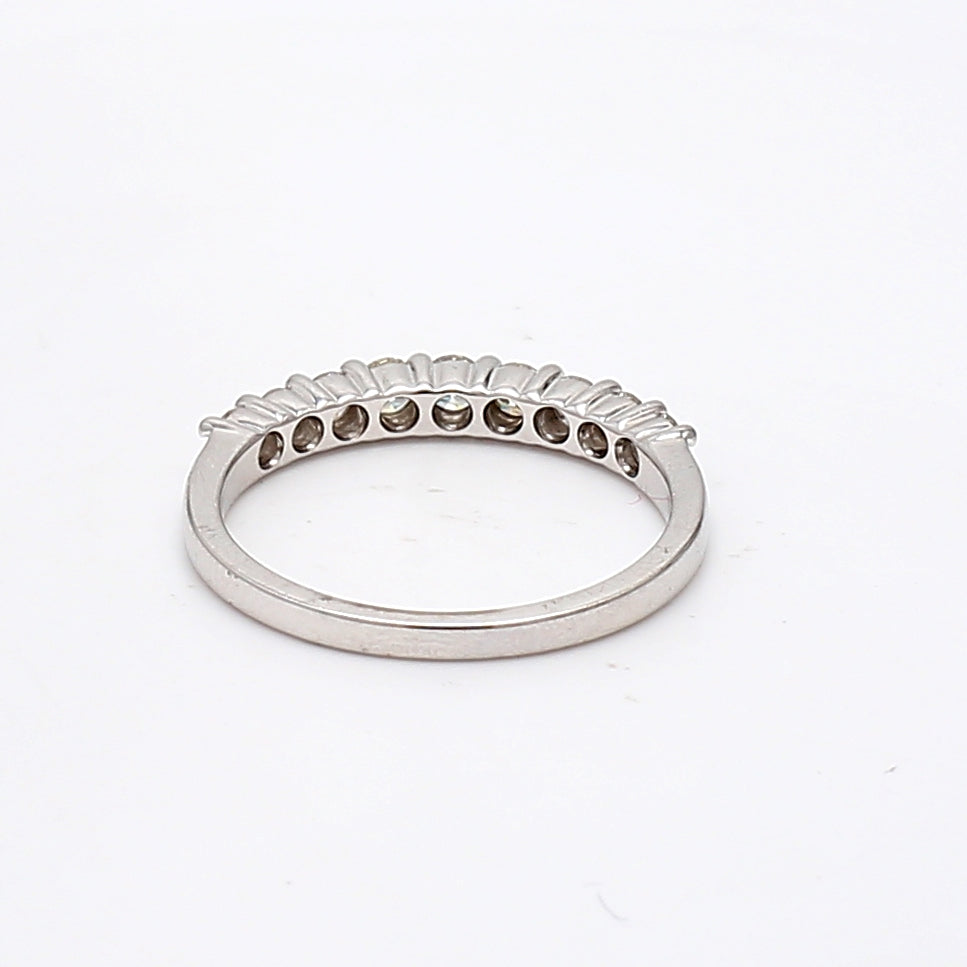 0.63 Carat Round Brilliant G VS1 Diamond Engagement Ring in 14K White Gold - Perfect for Proposals, Weddings & Anniversary Gifts