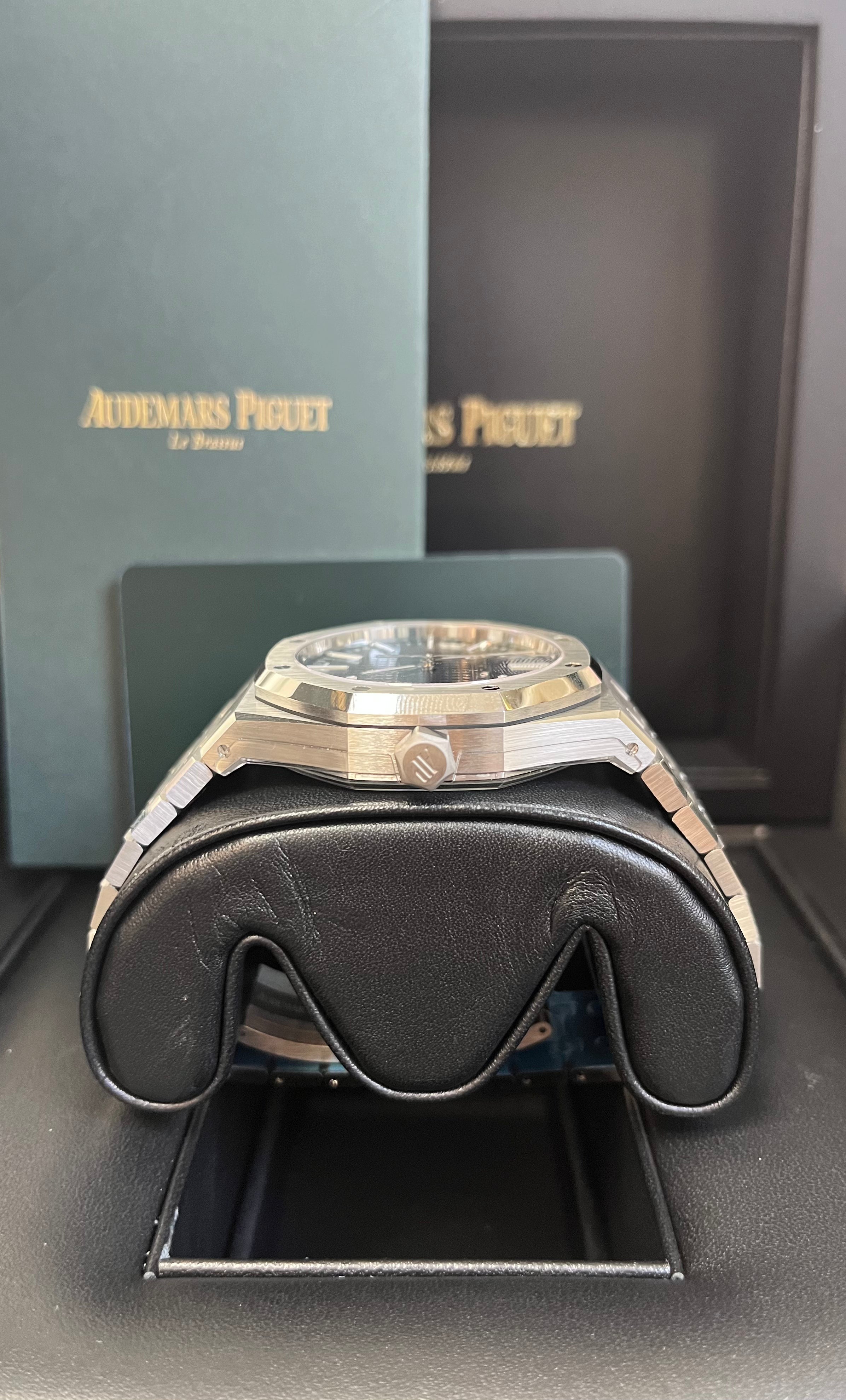Audemars Piguet Royal Oak 41mm Selfwinding Watch - 50th Anniversary Edition with Blue Dial & Stainless Steel Bracelet (Model 15510ST.OO.1320ST.01) | Luxury Timepiece for Men, Perfect for Business Meetings & Special Occasions