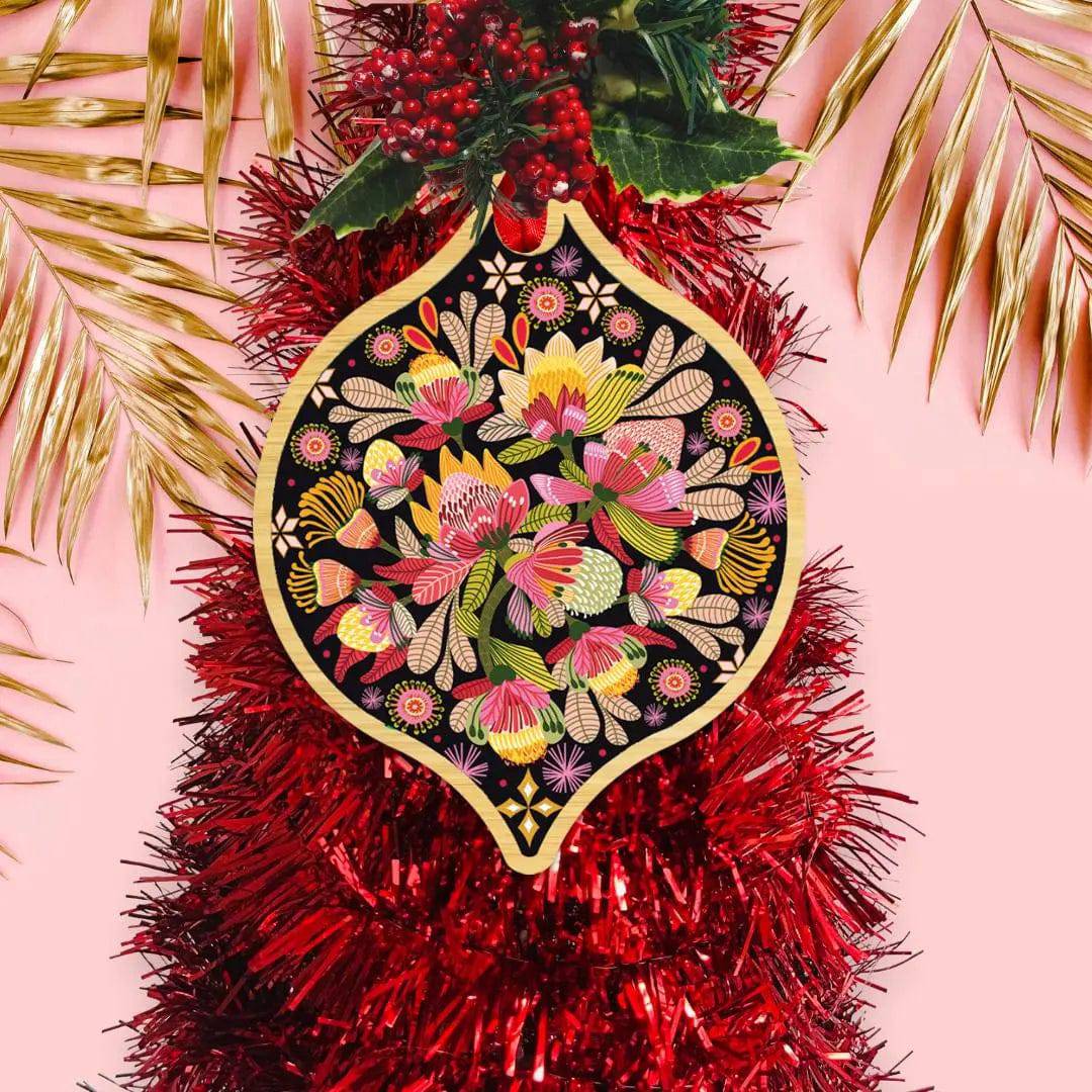 Wild Proteas Christmas Card & Wooden Ornament - Festive Holiday Greeting Card Set with Floral Design for Xmas Tree Decorations & Gift Giving