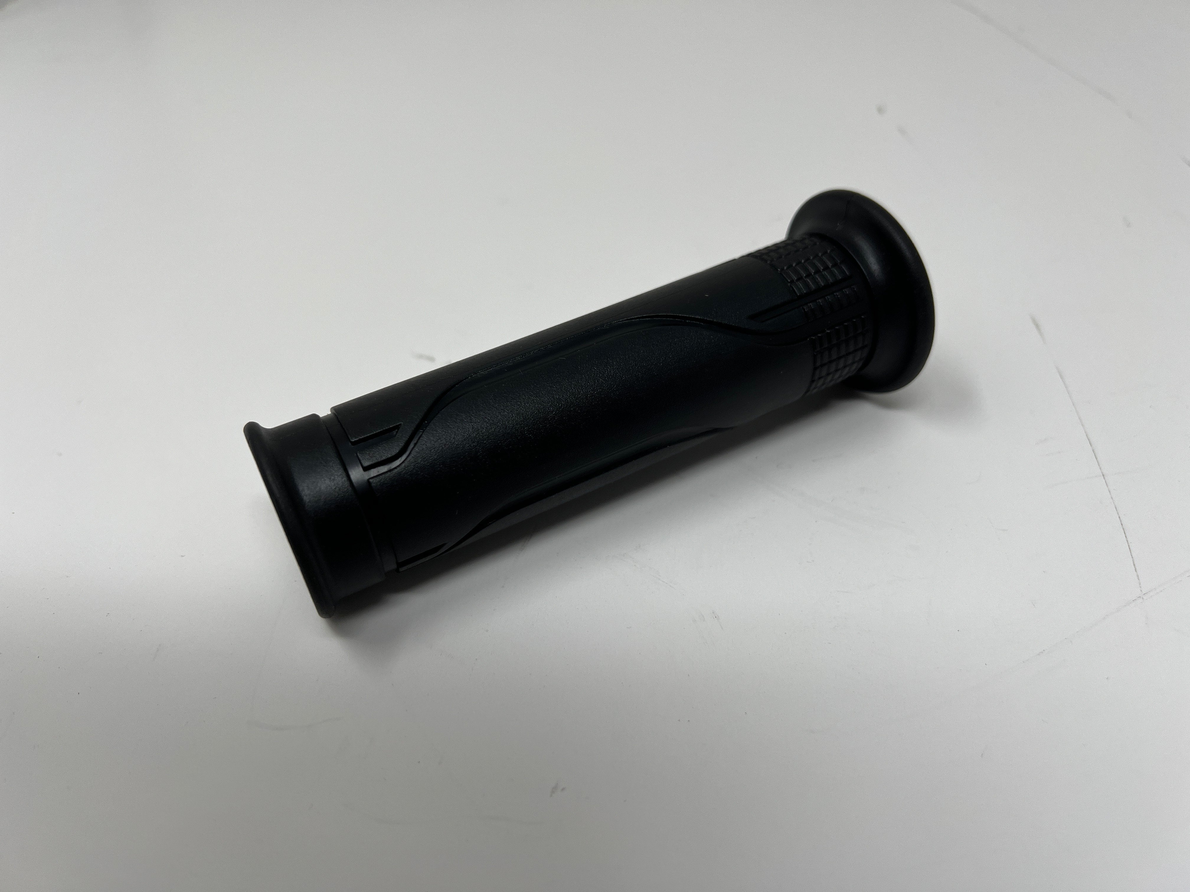 X22R MAX 250cc Motorcycle Replacement Hand Grips - Left & Right Side (H6 70033 / H6 70032) - Durable Comfort Grip for Off-Road, Street & Commuter Bikes