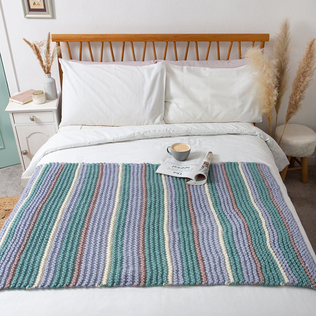 Avebury Blanket Knitting Kit - DIY Chunky Knit Throw Blanket for Beginners - Soft Yarn & Easy Knitting Needles - Perfect for Cozy Home Decor & Handmade Gifts