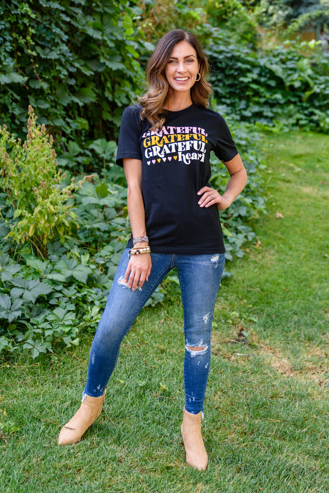 Grateful Heart Graphic T-Shirt in Black | Trendy Casual Wear for Men & Women | Perfect for Everyday Outfits, Gifts & Special Occasions