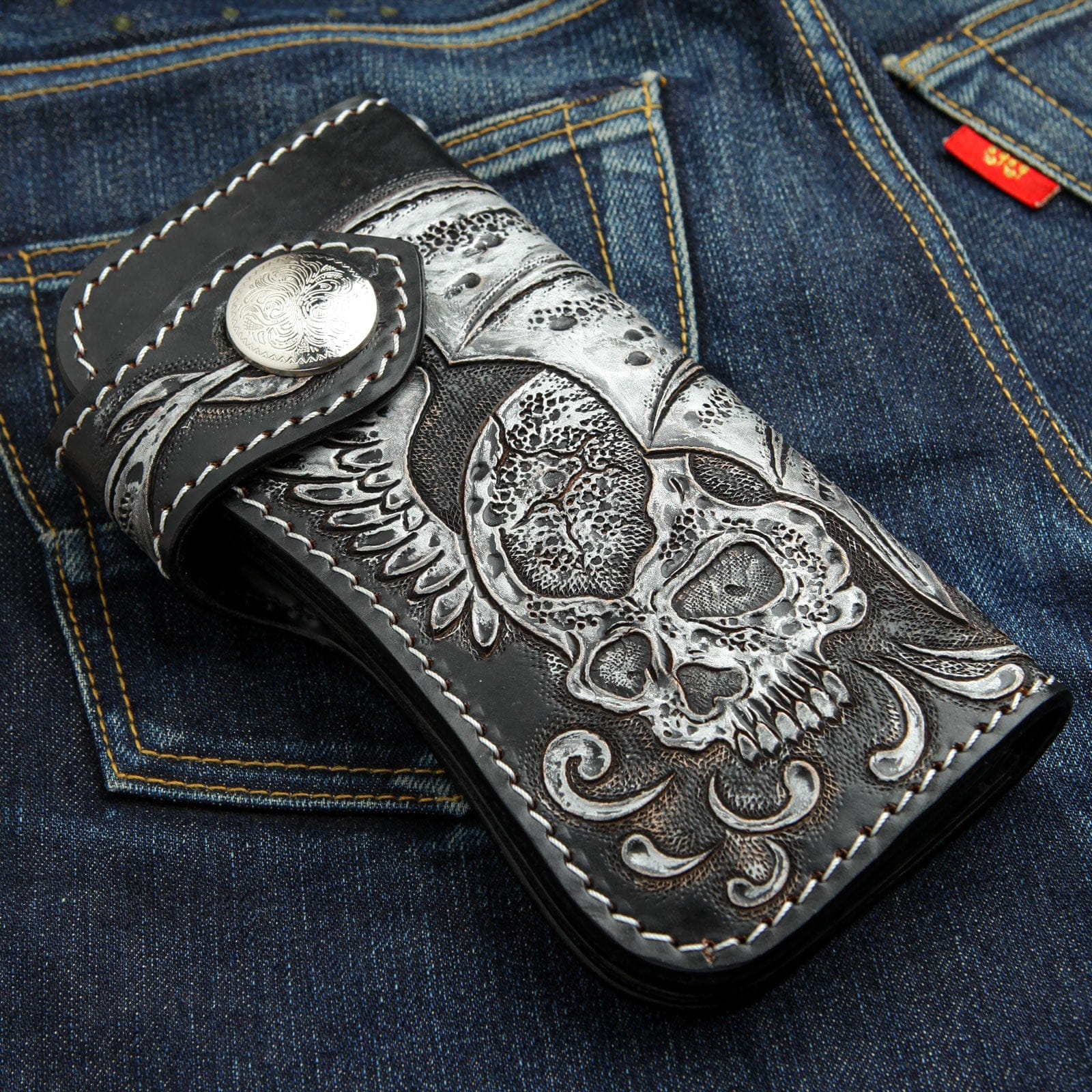Tribal Skull Carved Genuine Leather Biker Wallet for Men - Stylish Motorcycle Wallet with RFID Protection - Perfect for Bikers, Riders & Outdoor Enthusiasts