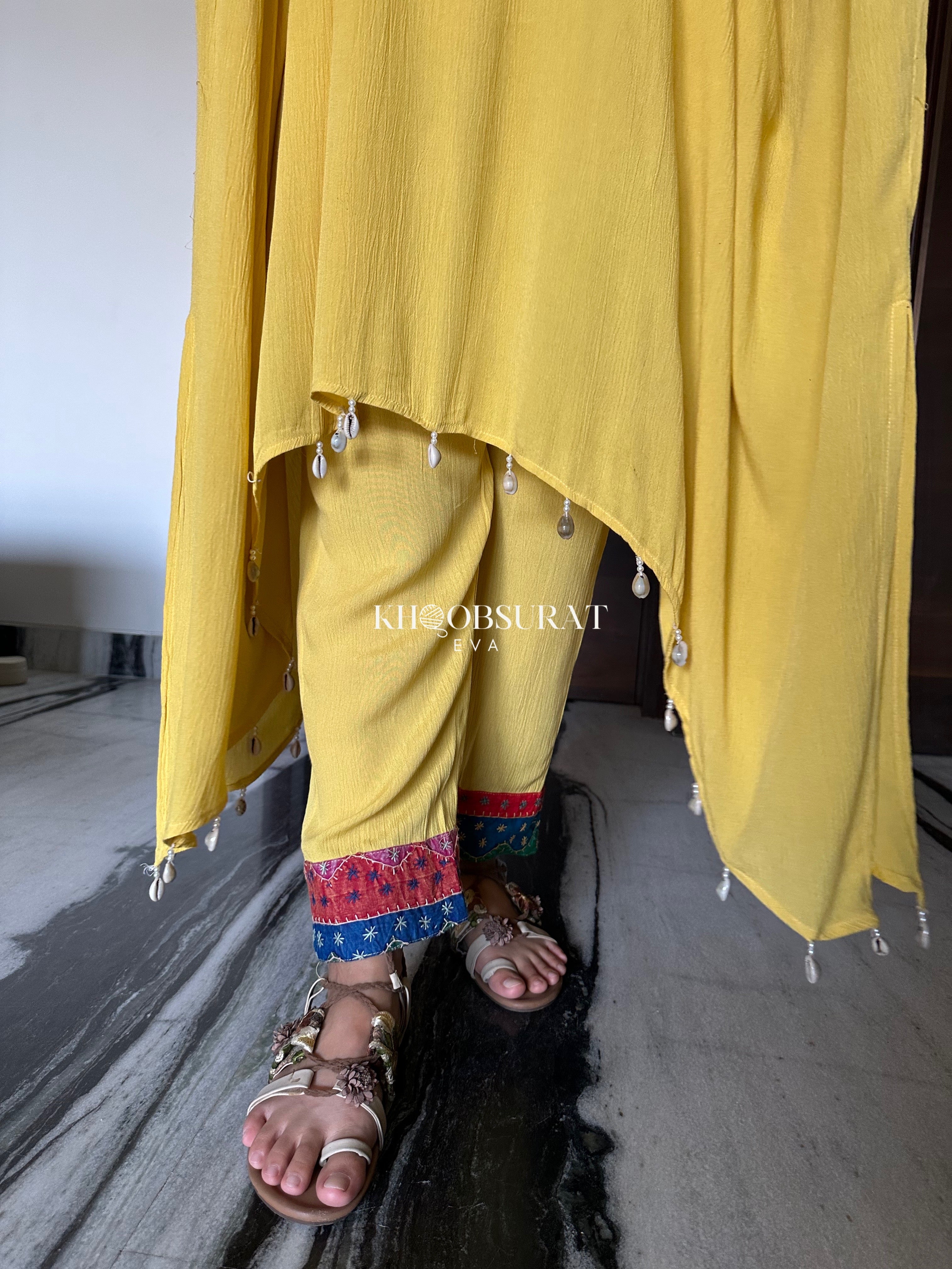 Stylish Yellow Women's Coordinated Outfit Set | Trendy Matching Top & Bottom | Perfect for Casual Wear, Summer Outfits & Street Style Fashion