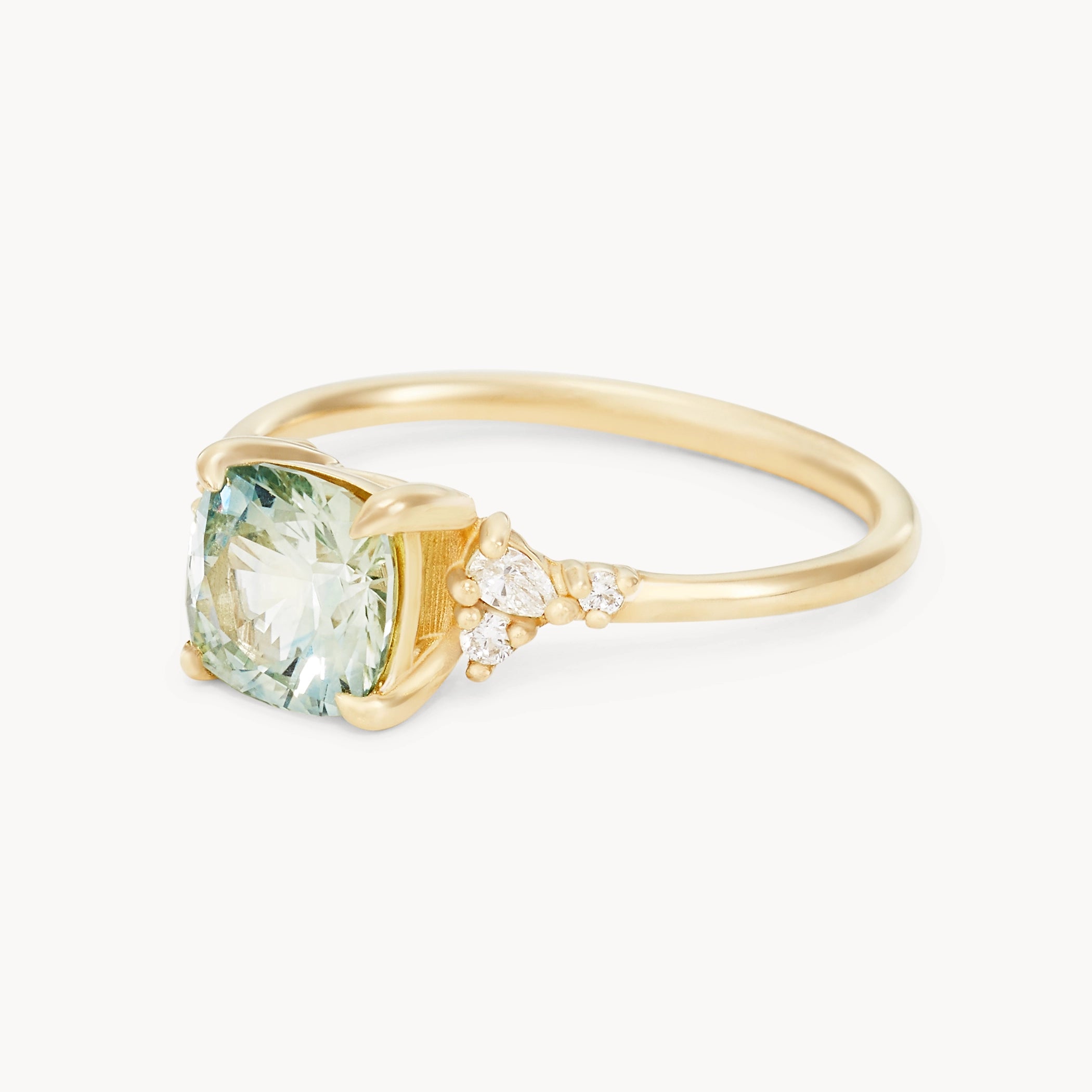 Valley of Dreams Unique Princess Cut Sapphire Ring in 14K Yellow Gold – Perfect for Weddings, Anniversaries & Special Occasions