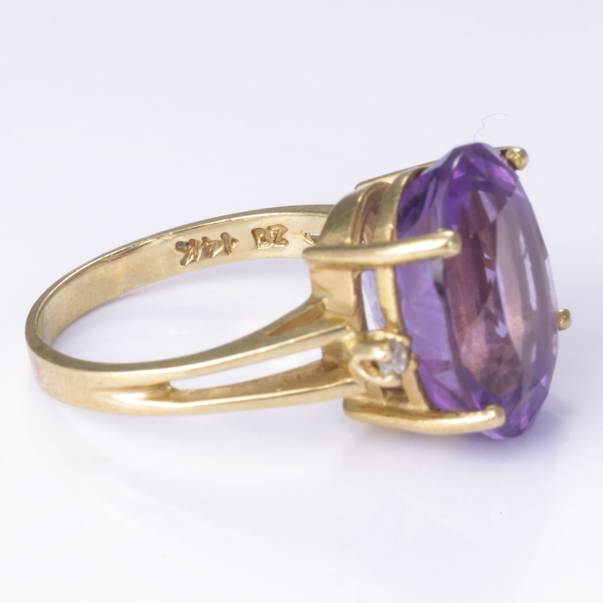 14K Yellow Gold Amethyst and Diamond Ring - 6.90ct Amethyst & 0.06ctw Diamonds | Size 5.5 | Elegant Engagement, Anniversary Gift for Women | Perfect for Valentine's Day, Birthday & Special Occasions