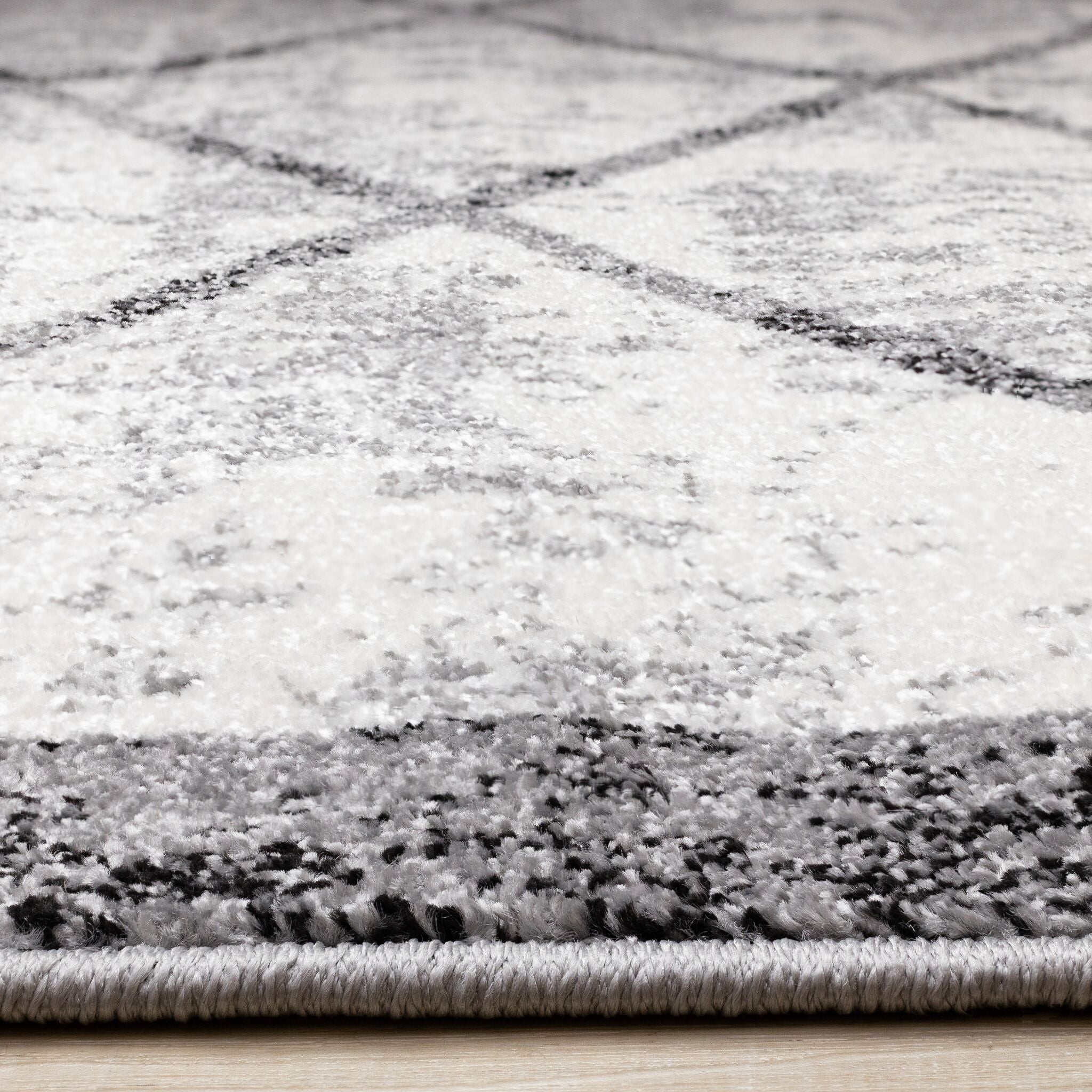 Distressed Ashwood 5'3 x 7'7 Lattice Pattern Area Rug - Grey, Black & White | Perfect for Living Room, Bedroom & Office Decor