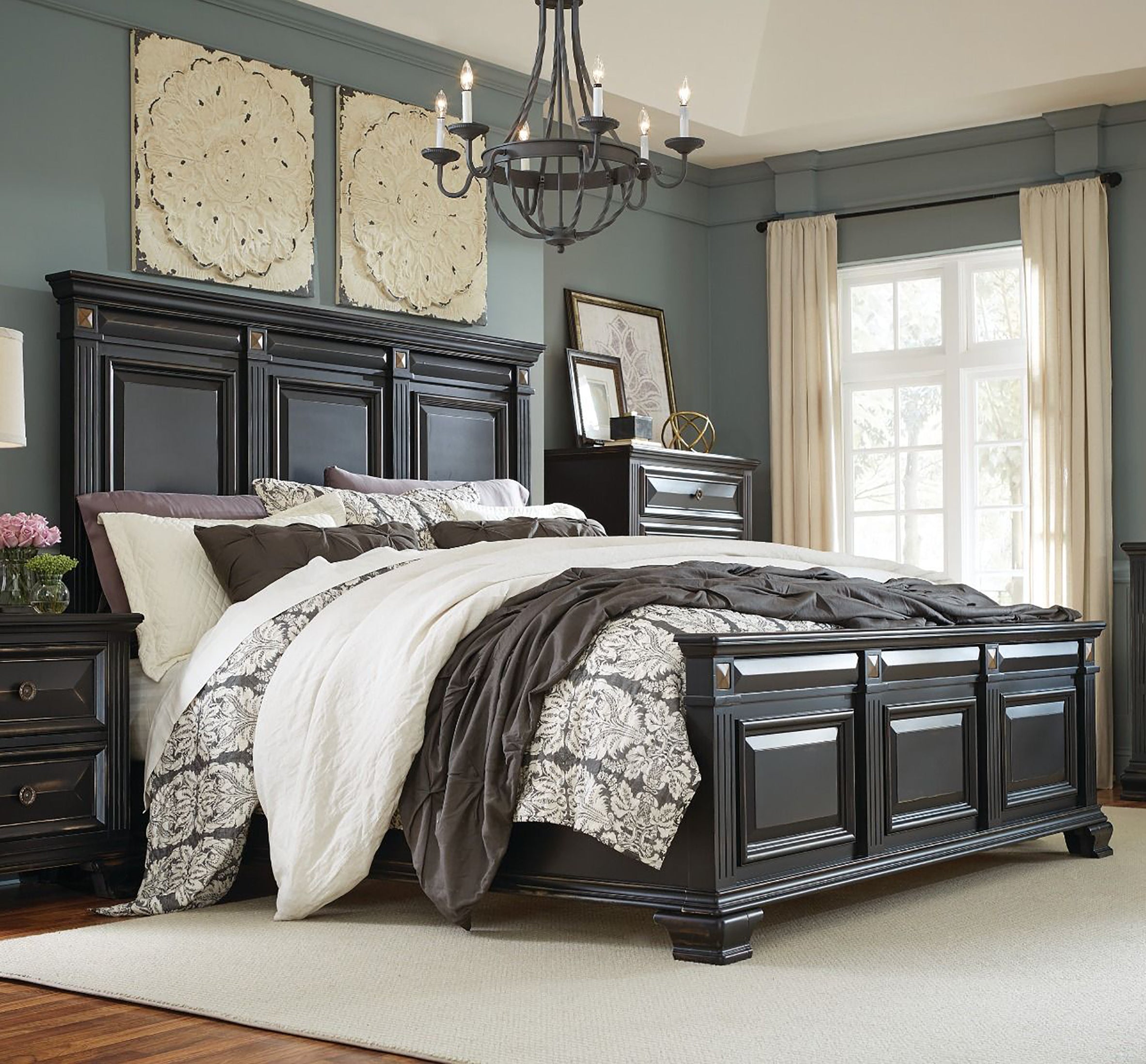 Vintage Black Wood Panel Bed Frame - Queen Size, Solid Wood Construction, Classic Design for Bedroom Decor | Perfect for Master Bedroom, Guest Room & Cozy Retreat