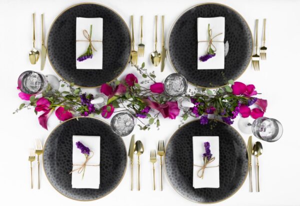 Black and Gold Rim Transparent Hammered 13-Inch Round Plastic Charger Plates - Set of 4 | Elegant Dinnerware for Weddings, Parties, and Formal Dining Events