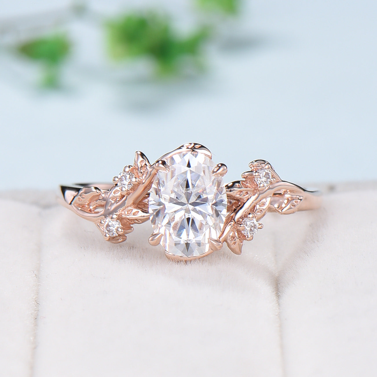 Nature Inspired Leaf Oval Moissanite Wedding Ring Set - Vintage Cluster Branch Leaf Engagement Ring for Women - Unique Christmas Gift in Yellow Gold - Perfect for Bridal Jewelry, Anniversary, and Special Occasions