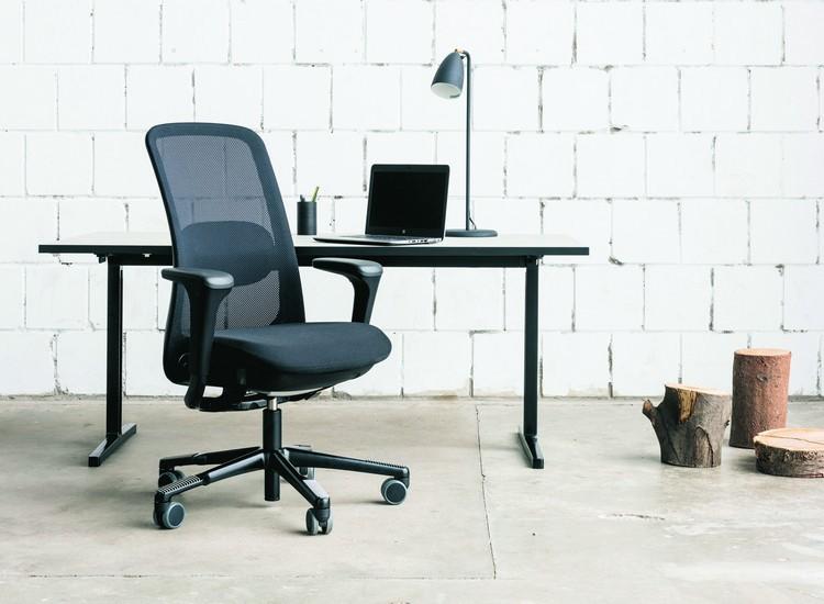 HÅG SoFi Mesh 7500 Ergonomic Office Chair with Adjustable Headrest & Lumbar Support - Breathable Black Mesh for Home & Office Workspaces