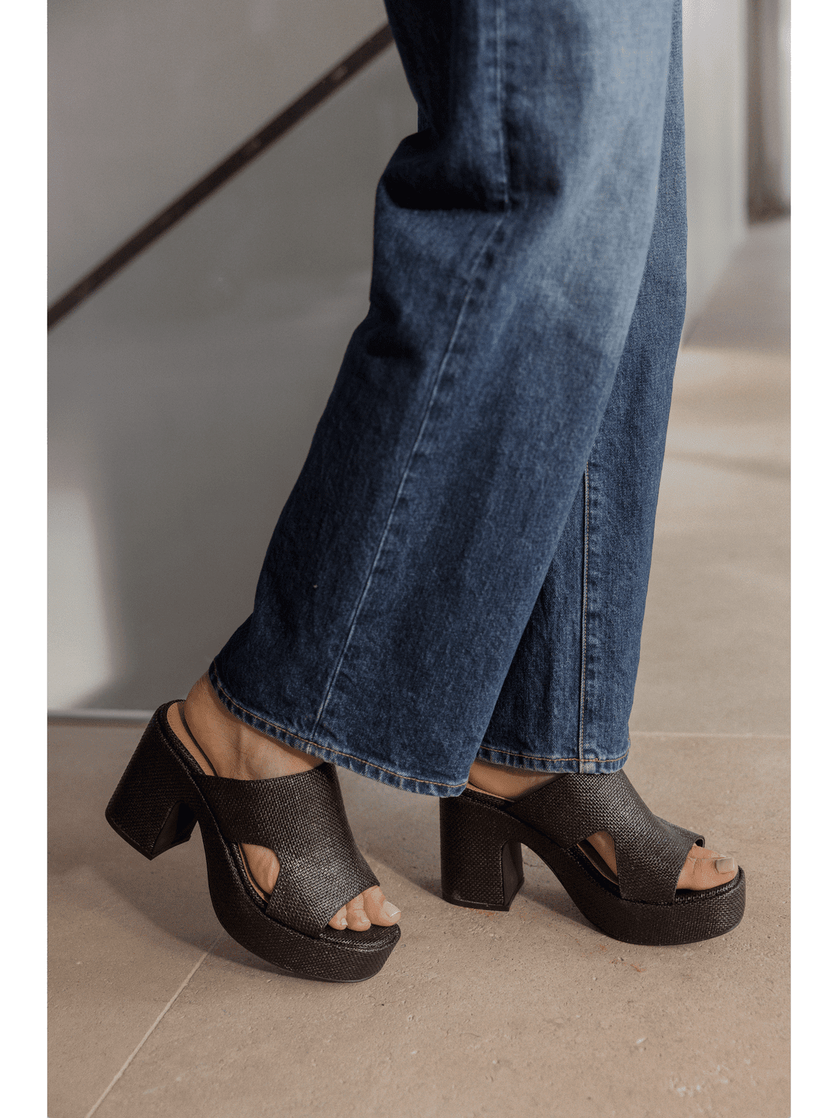 Black Raffia Milky Platform Sandals for Women - Comfortable Summer Beach Shoes for Outdoor Walking, Vacation & Casual Wear