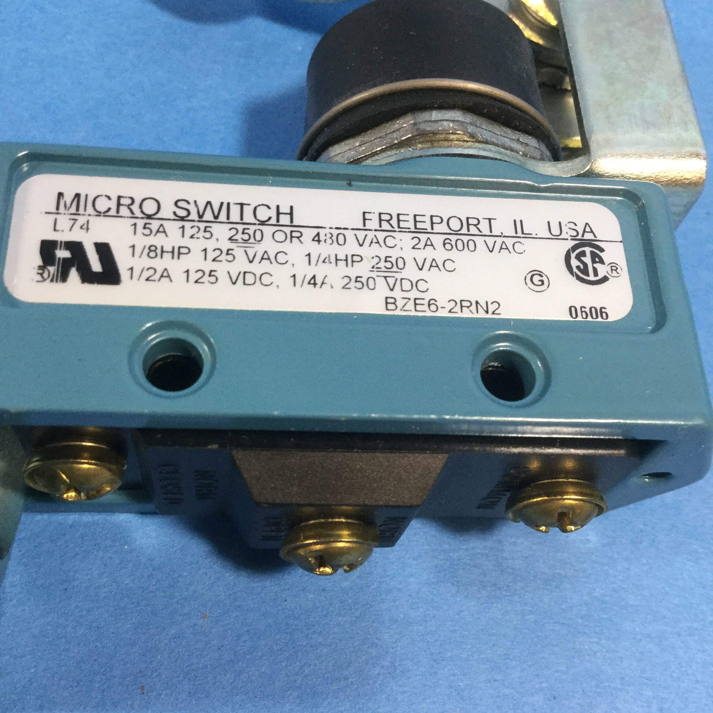 Waterproof Enclosed Limit Switch with IP67 Rating - Heavy Duty Micro Switch for Industrial Automation, CNC Machines, and Robotics - Perfect for Harsh Environments and Precision Control