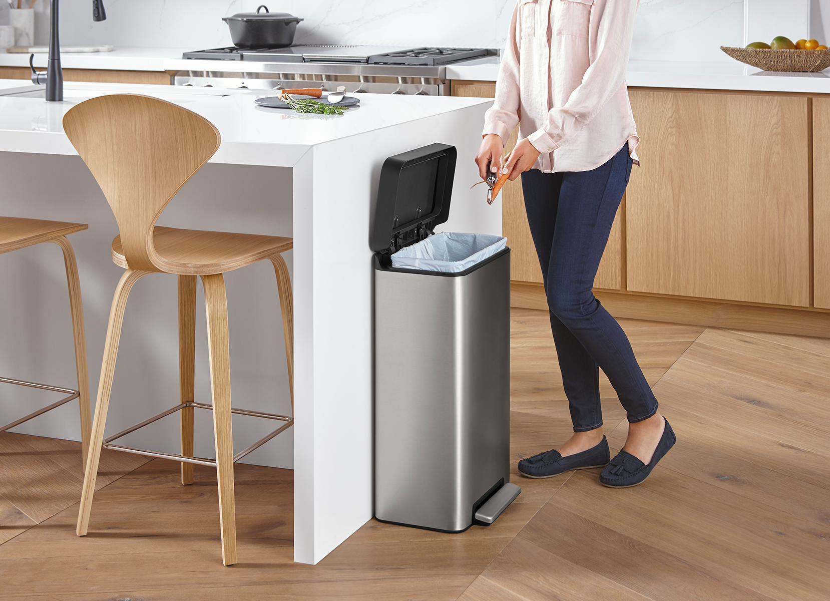 8 Gallon Stainless Steel Step Trash Can with Foot Pedal - Durable Kitchen Garbage Bin for Home, Office & Restaurant Use