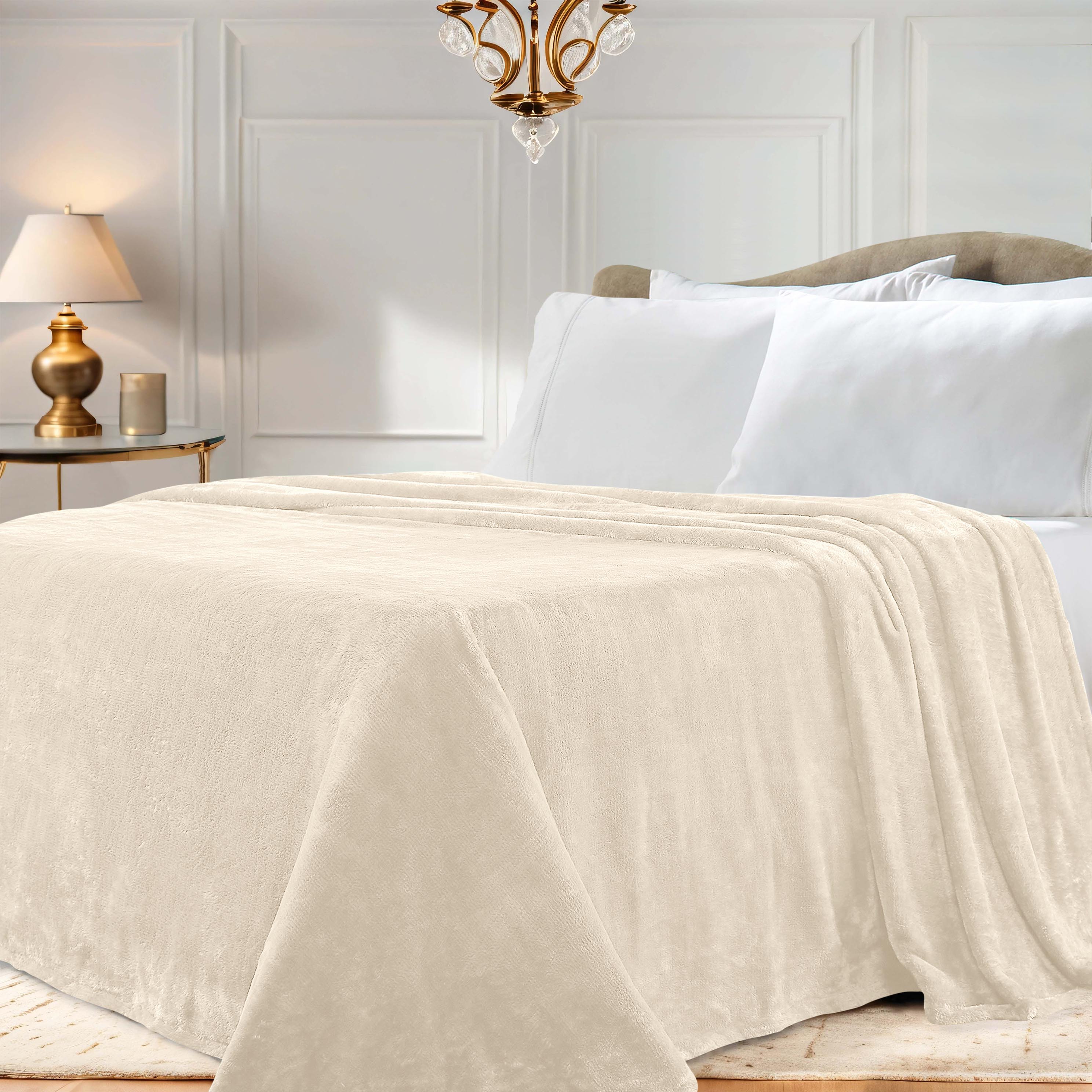 Classic Solid Fleece Plush Medium Weight Fluffy Soft Blanket - Cozy & Warm for Bed, Sofa, Travel & Gifts | Ultra-Soft Throw Blanket for All Seasons