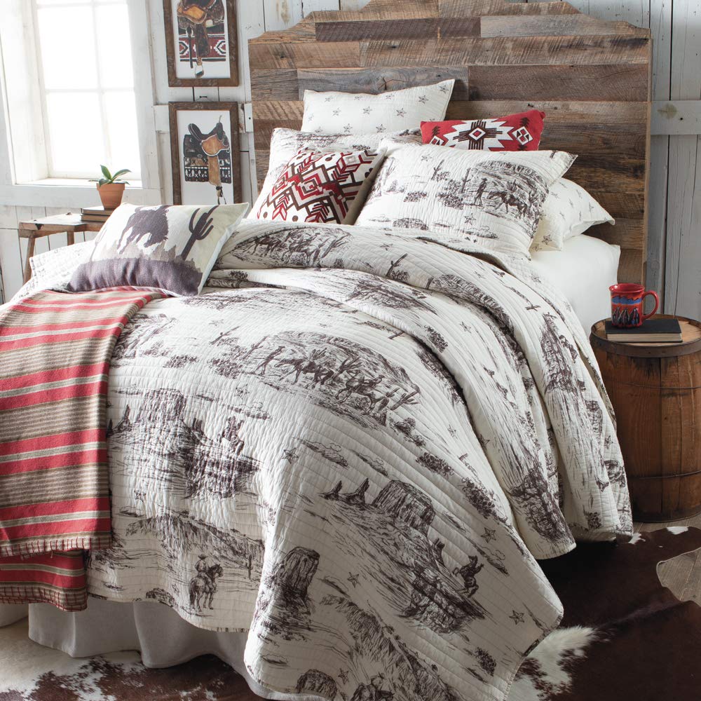 Rod's Tumbleweed Trail King Size Quilt (106x92 inches) - Vintage Western Cowboy Toile Design in Brown & Cream - Reversible Bedspread for Rustic Home Decor | Perfect for Ranch, Lodge, or Southwestern Style Bedrooms