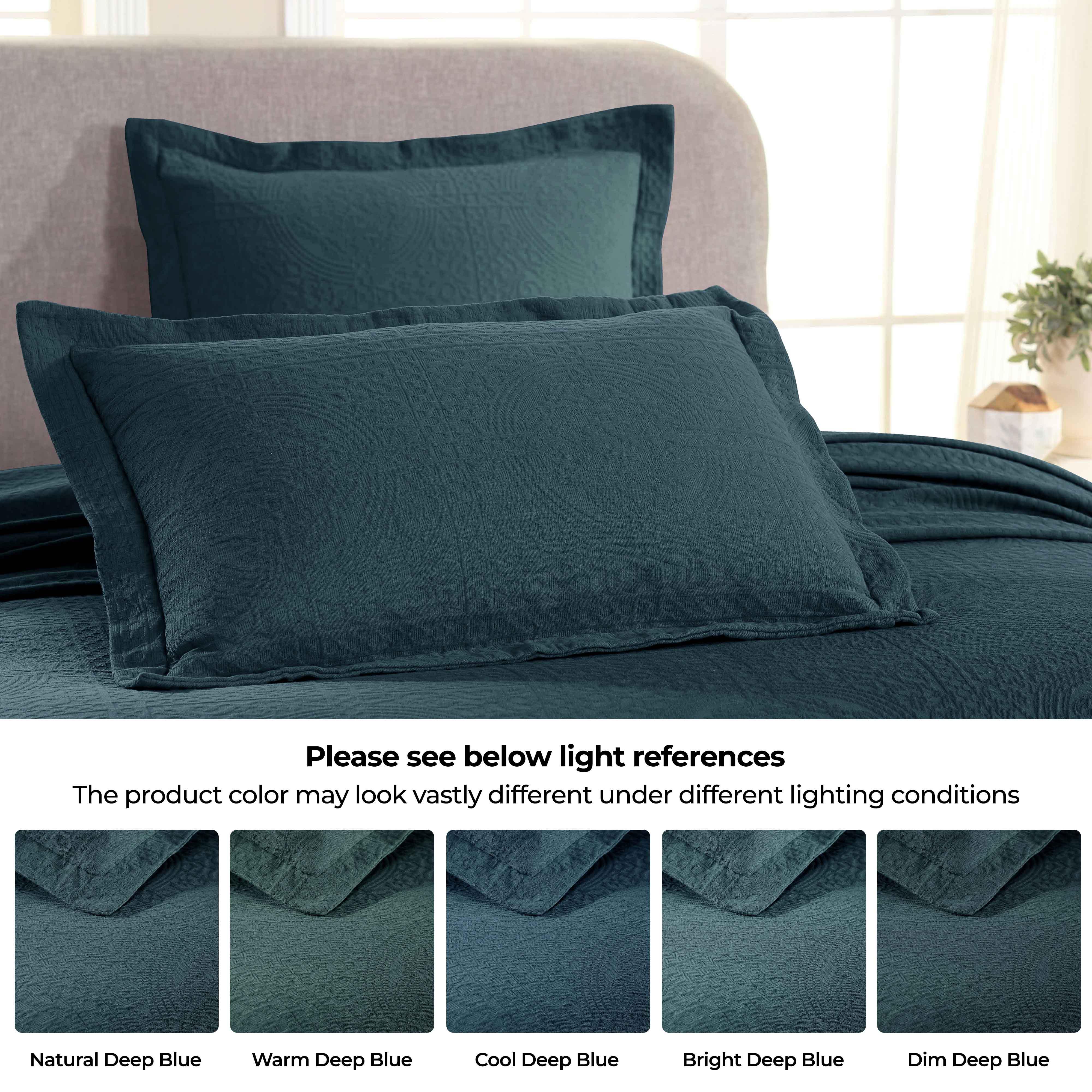 Fleur De Lis Jacquard Matelassé Cotton Medallion Bedspread Set - Queen Size Luxury Bedding for Master Bedroom & Guest Room Decor
