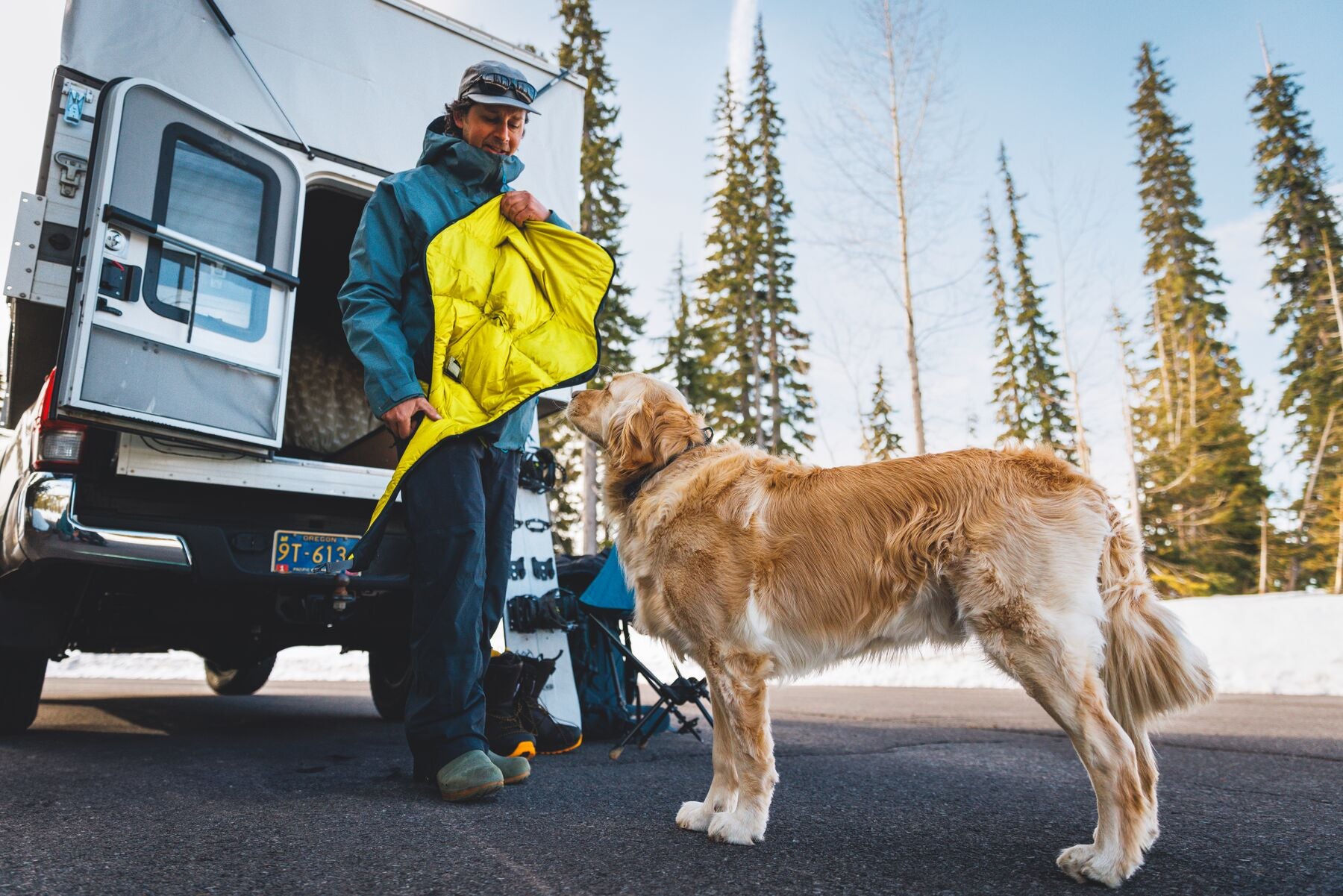 Ruffwear® Quinzee™ Dog Jacket - Insulated & Foldable, River Rock Green - Warm Winter Coat for Outdoor Adventures, Hiking & Cold Weather Protection