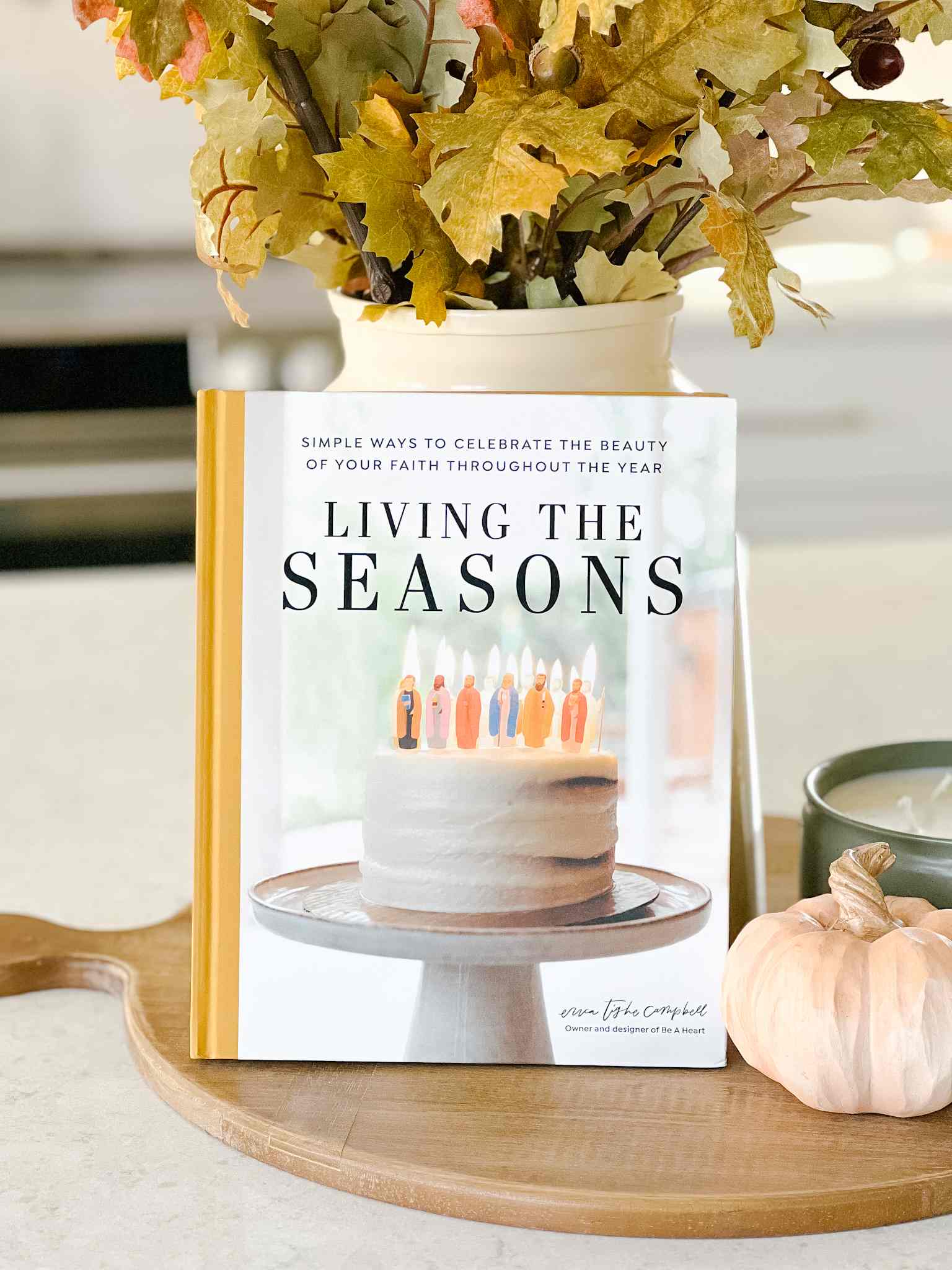 Living the Seasons Book - Inspiring Guide to Seasonal Living & Mindfulness | Perfect for Home Decor, Gifts & Self-Care Routines