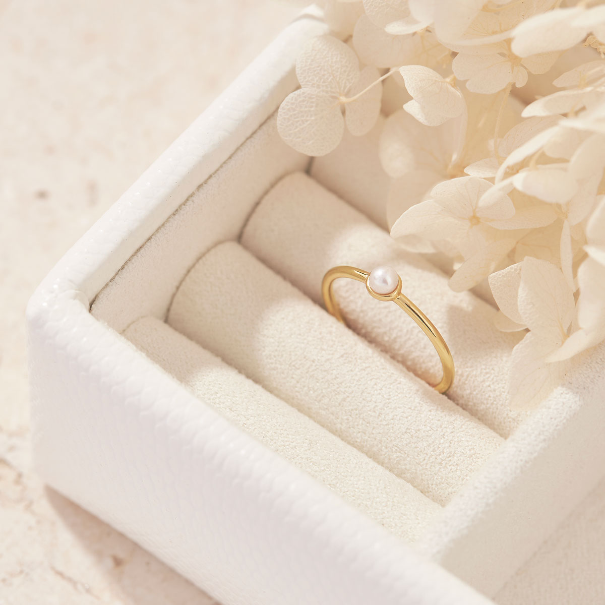 Elegant 14K Gold Pearl Ring for Women - Perfect for Weddings, Anniversaries & Special Occasions