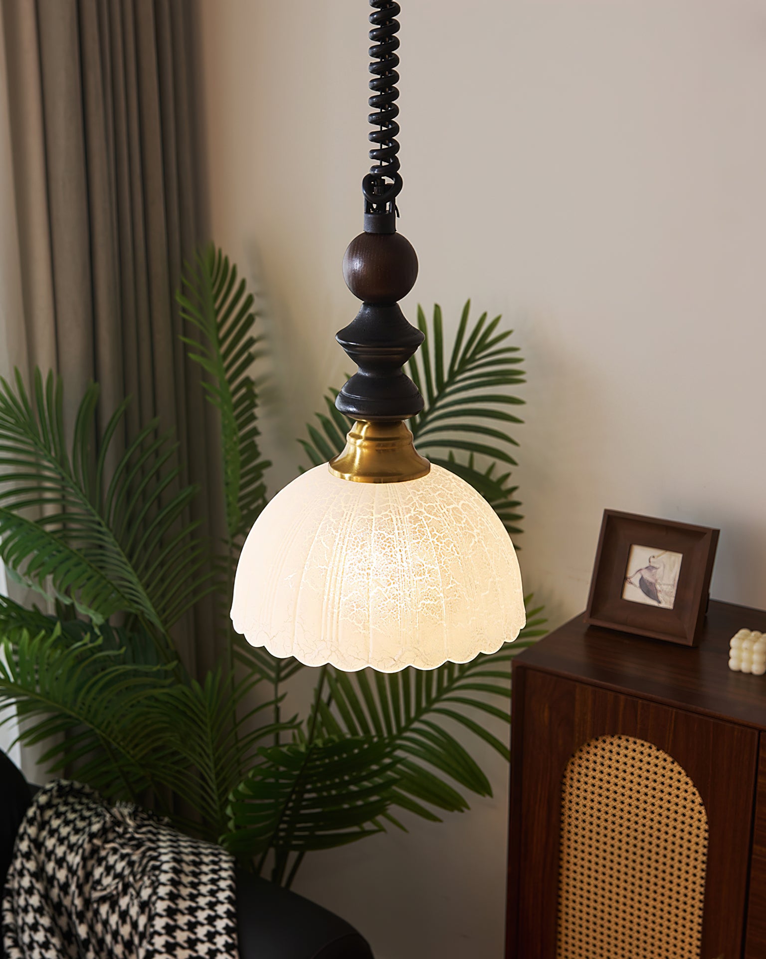 Econiko Modern Pendant Lamp - Stylish Hanging Light Fixture for Kitchen Island, Dining Room, and Living Room Decor