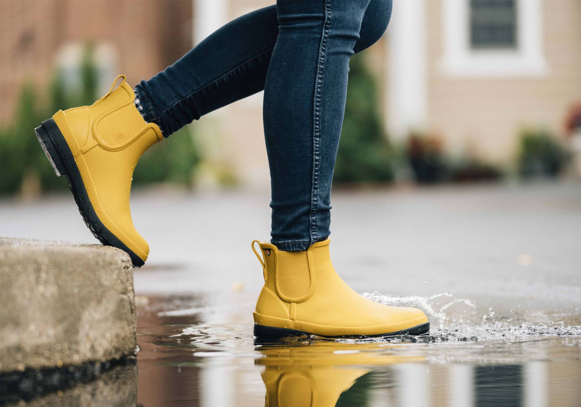 Bogs Women's Amanda Chelsea II Waterproof Boots - Comfortable & Stylish Winter Rain Snow Boots for Outdoor Walking, Hiking & Casual Wear