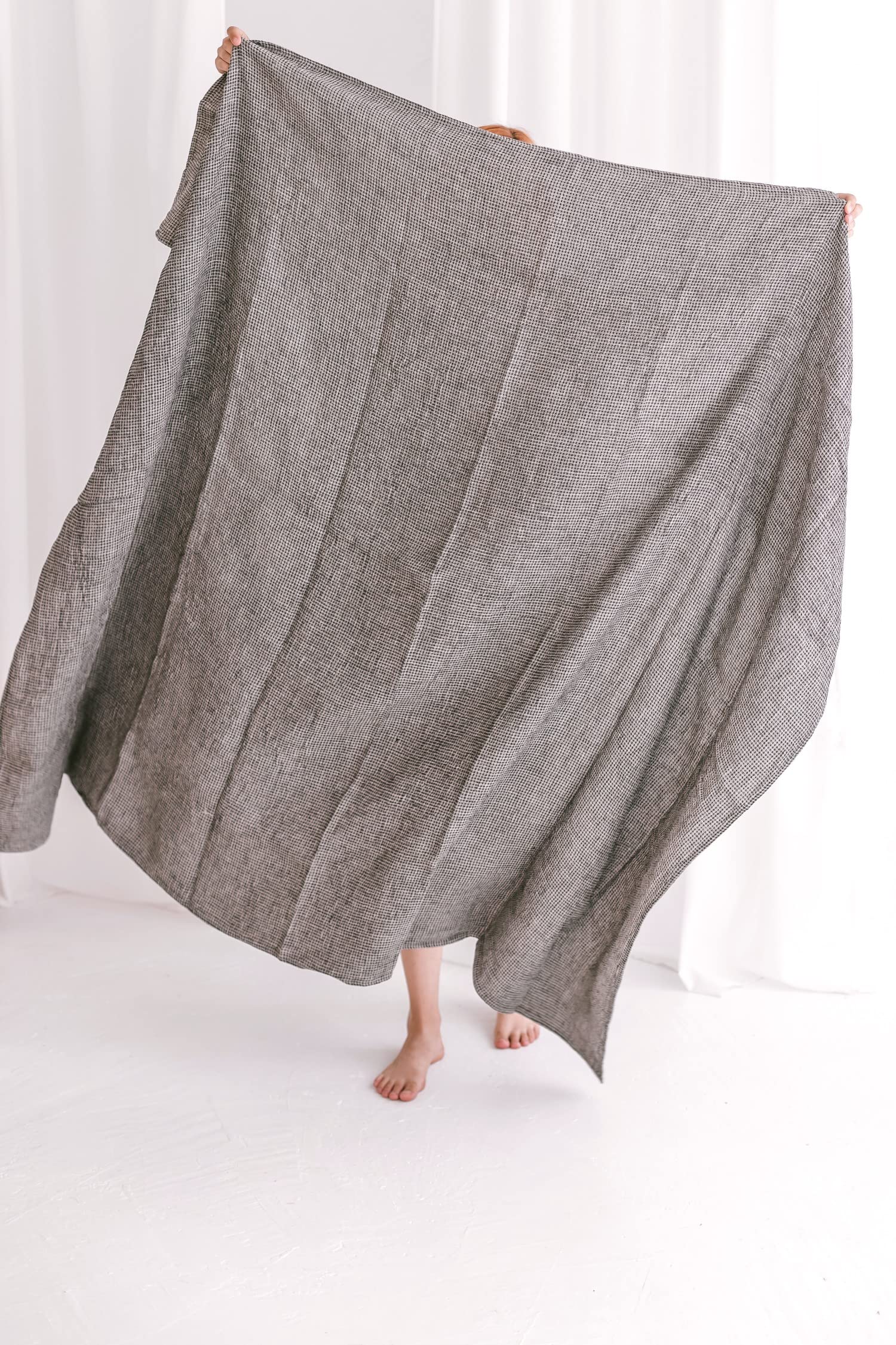 Premium 100% Flax Linen Throw Blanket - Extra Large 60x80 Inch Waffle Weave Blanket in Black & Natural | Lightweight, Quick-Drying & Absorbent | Perfect for Bed, Sofa, Beach, Picnic & Spa Use