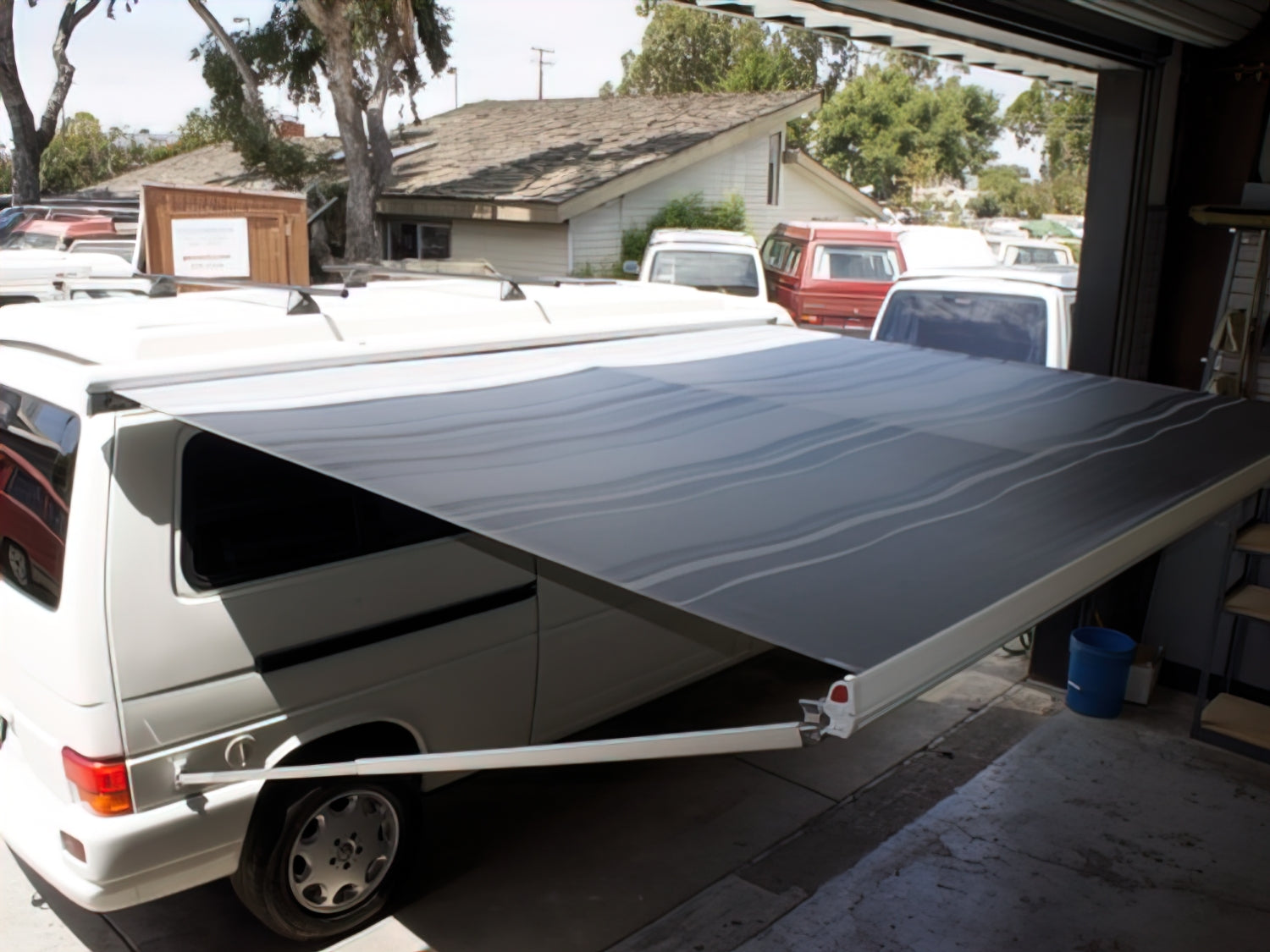 Fiamma F45S Retractable RV Awning - Premium Sun Shade for Campers & Motorhomes | Perfect for Outdoor Camping, Picnics & Tailgating
