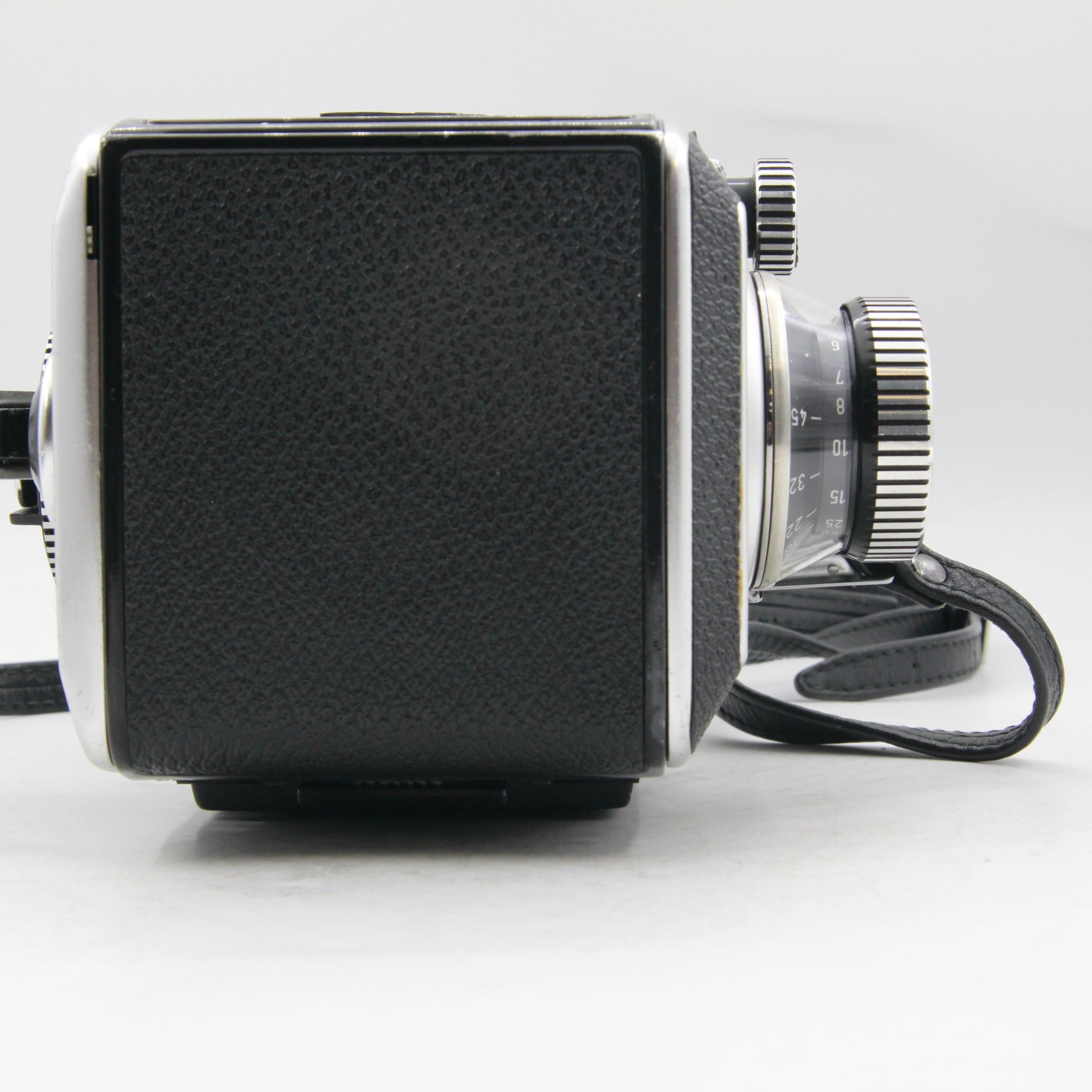 Vintage Rolliflex SL66 Camera with 80mm f2.8 Zeiss Planar Lens - Waist Level Viewfinder & 120/220 Film Back | Perfect for Film Photography Enthusiasts, Street Photography, and Vintage Camera Collectors