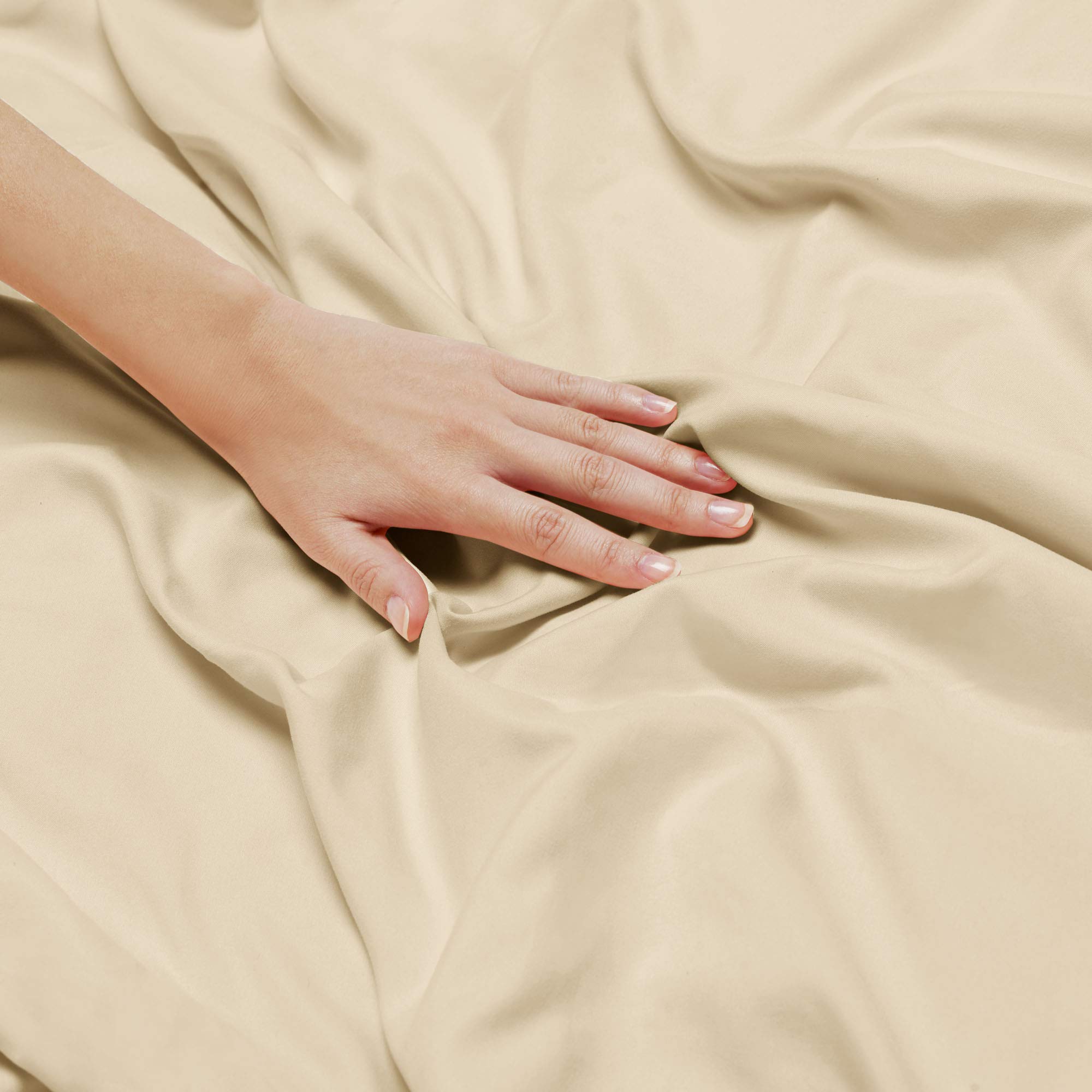 Premium Queen Size Bedding Set - Soft Microfiber Comforter Set with Duvet Cover & 2 Pillow Shams in Cream | Cozy Bedroom Upgrade for Hotels, Guest Rooms & Master Suites