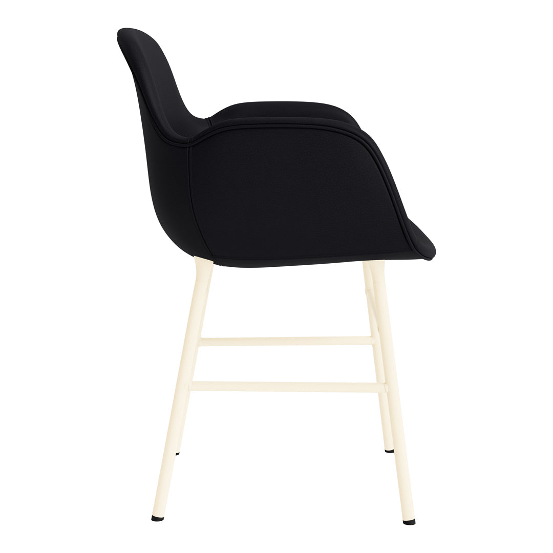Modern Form Armchair with Sturdy Metal Legs & Soft Upholstery - Perfect for Living Room, Office, or Reading Nook