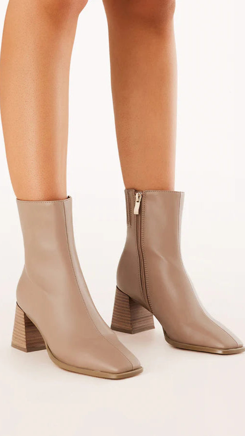 Alania Women's Almond Toe Ankle Boots - Stylish & Comfortable for Fall & Winter Fashion | Perfect for Office, Casual Outings & Date Nights