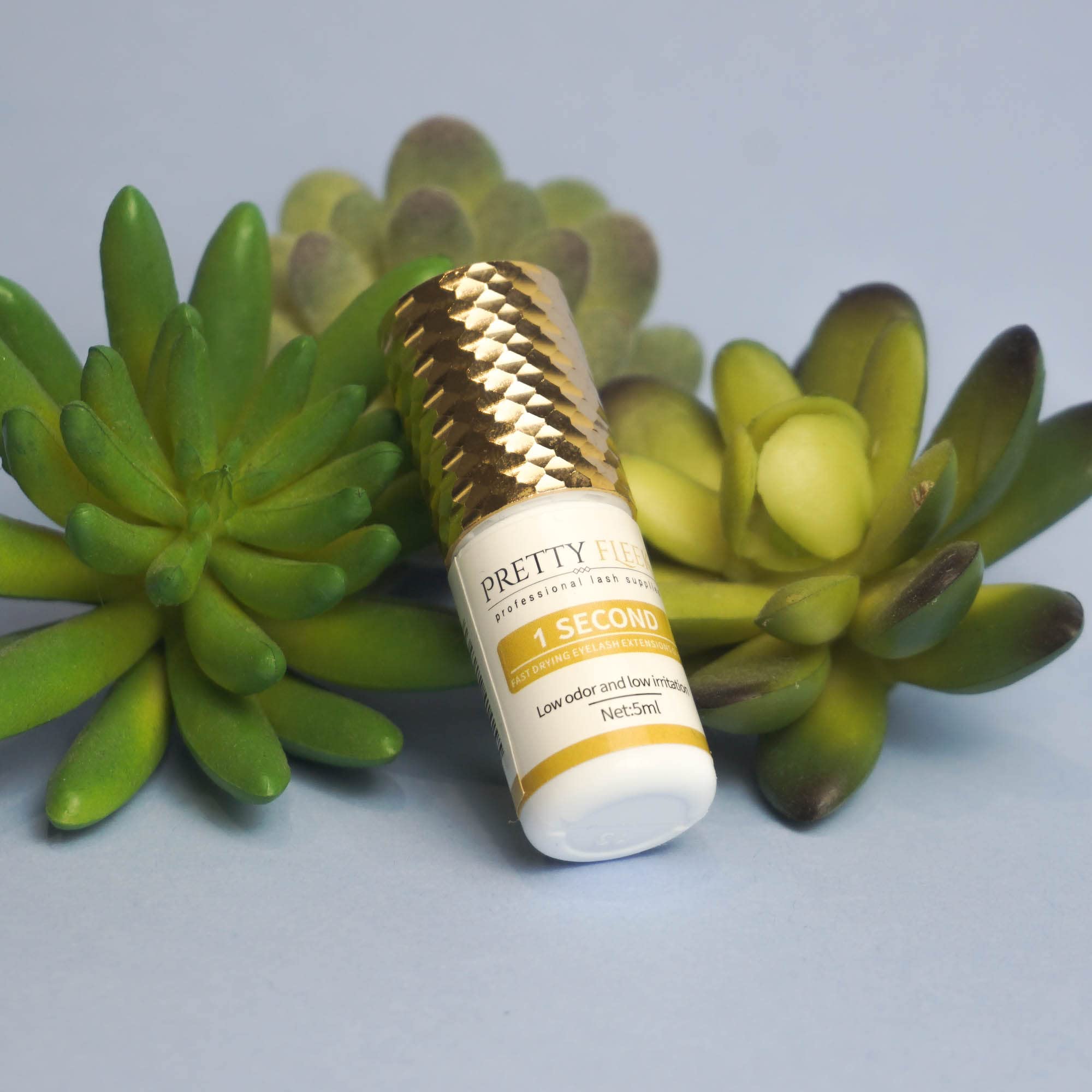 PRETTY FLEEK Professional Eyelash Extension Glue - Ultra Strong 1.0s Fast Drying Adhesive, 30-45 Day Retention, Low Irritation & Mild Smell (5ml) - Perfect for Lash Technicians & Salon Use