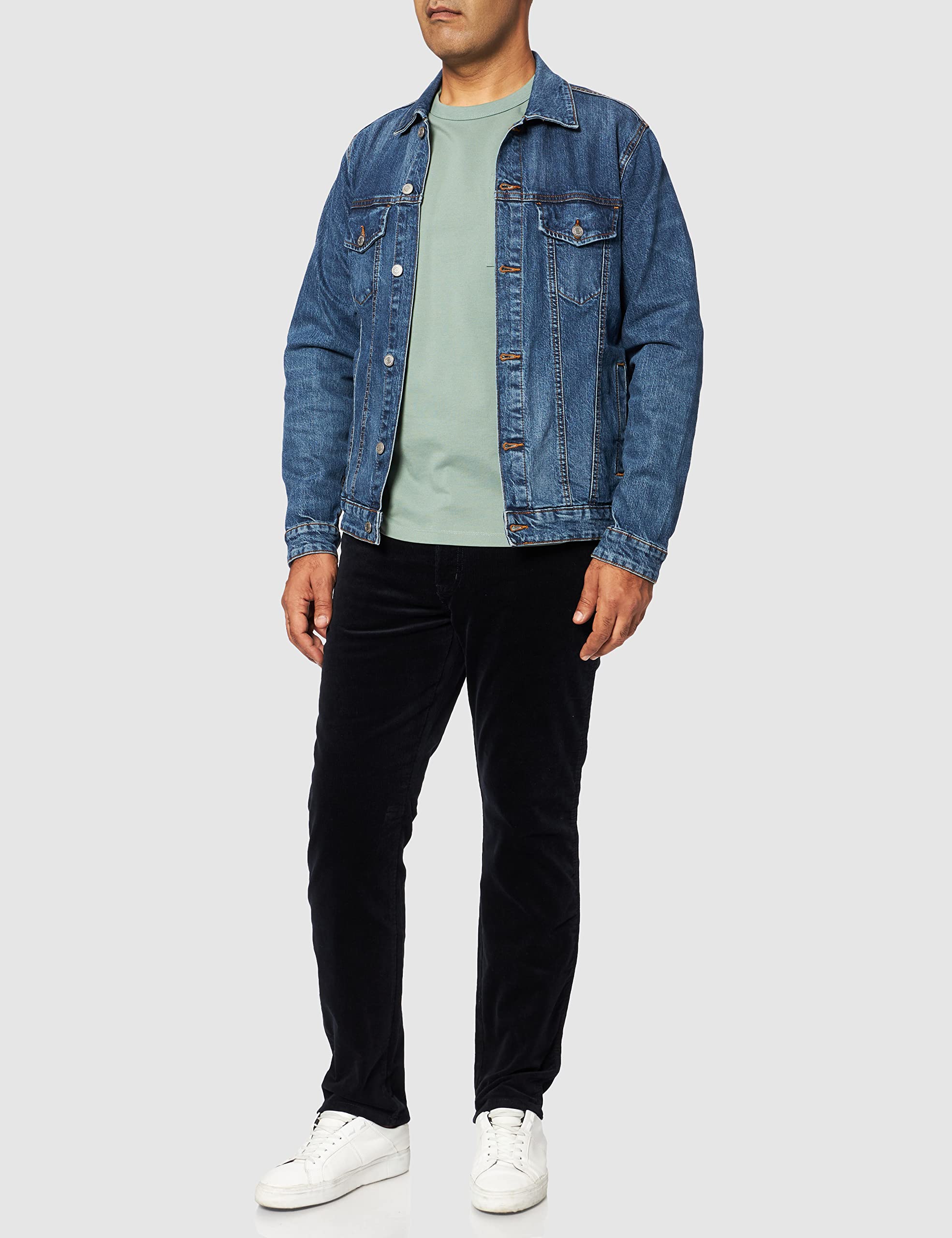 Wrangler Texas Men's Slim Fit Jeans - Classic Denim Pants for Casual Wear, Work & Outdoor Adventures