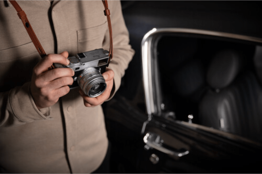 Leica Summilux-M 50mm f/1.4 ASPH Silver Chrome Lens for M-Mount Cameras - Perfect for Low Light Photography & Professional Portraits