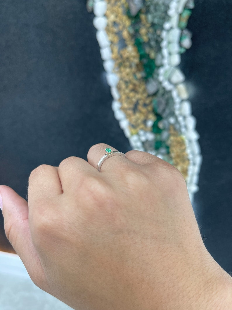 0.15ct Sterling Silver 925 Petite Pear Cut Vivid Medium Green Emerald Ring for Women - Elegant Jewelry Gift for Birthday, Anniversary & Special Occasions