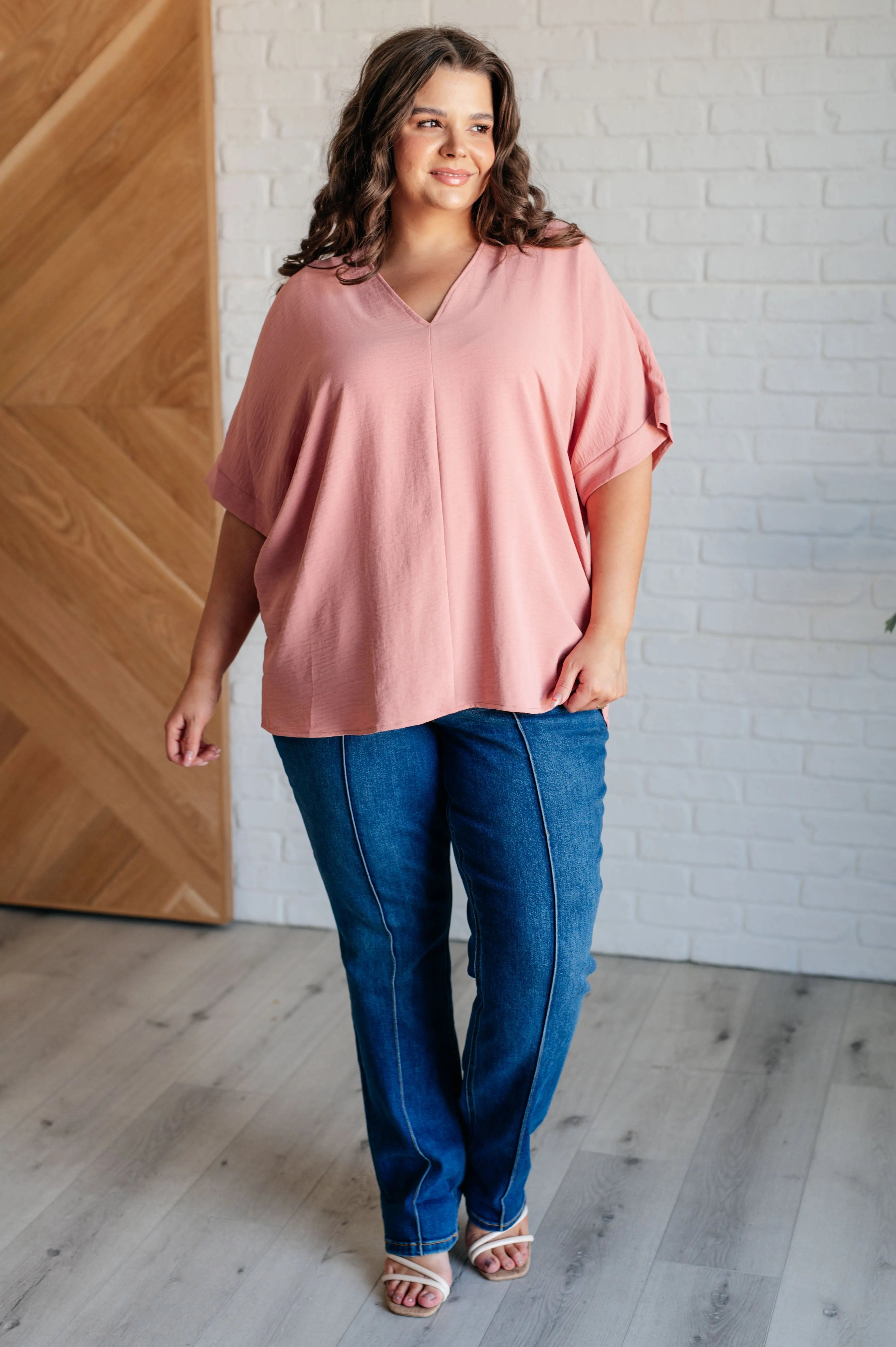 Stylish Women's V-Neck Blouse - Trendy Casual & Office Wear - Perfect for Work, Dating & Everyday Outfits