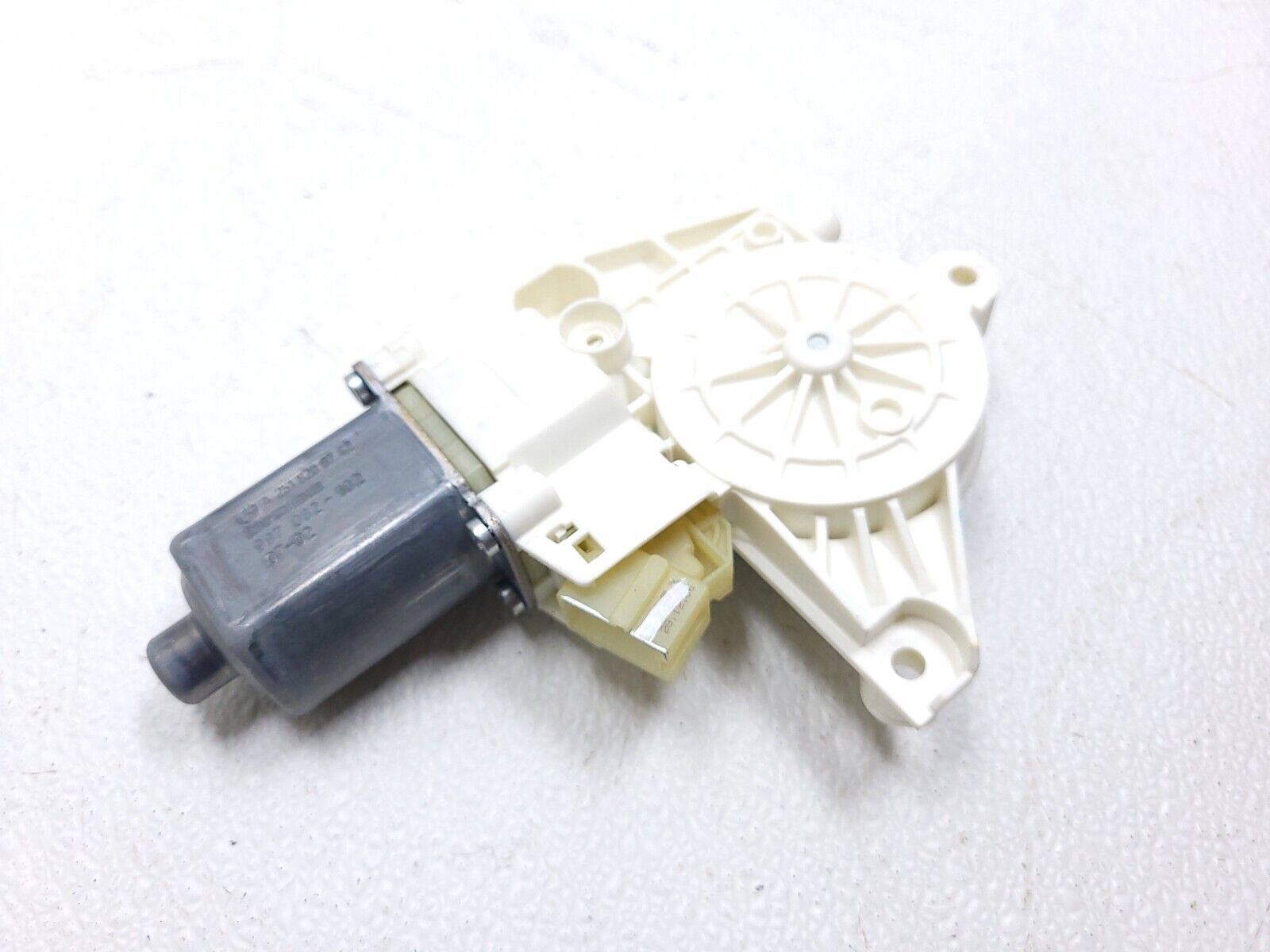 06-11 Mercedes ML500 Front Left Driver Side Door Window Motor OEM Replacement - Perfect for Smooth Power Window Operation & Repair