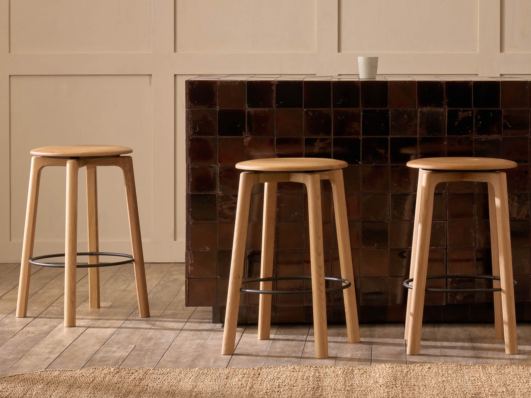 Glide Counter Stool Without Back - Modern Bar Stools for Kitchen Island, Breakfast Nook & Home Bar - Smooth Swivel & Adjustable Height