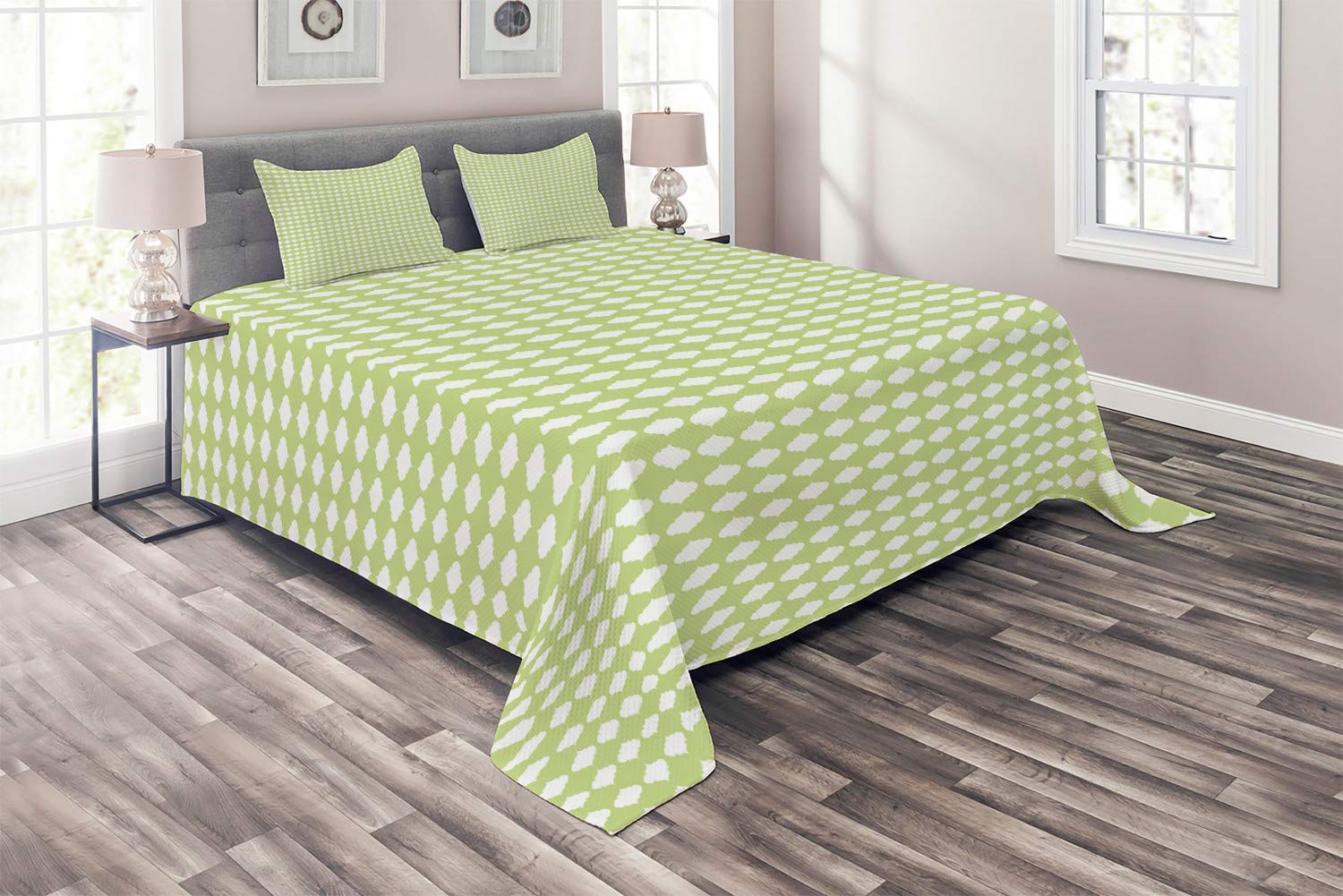 Ambesonne Oriental King Size Quilted Bedspread Set - 3 Piece Symmetric Eastern Pattern Bedding with 2 Pillow Shams in Pale Green & White | Luxury Bedroom Decor for Modern Homes
