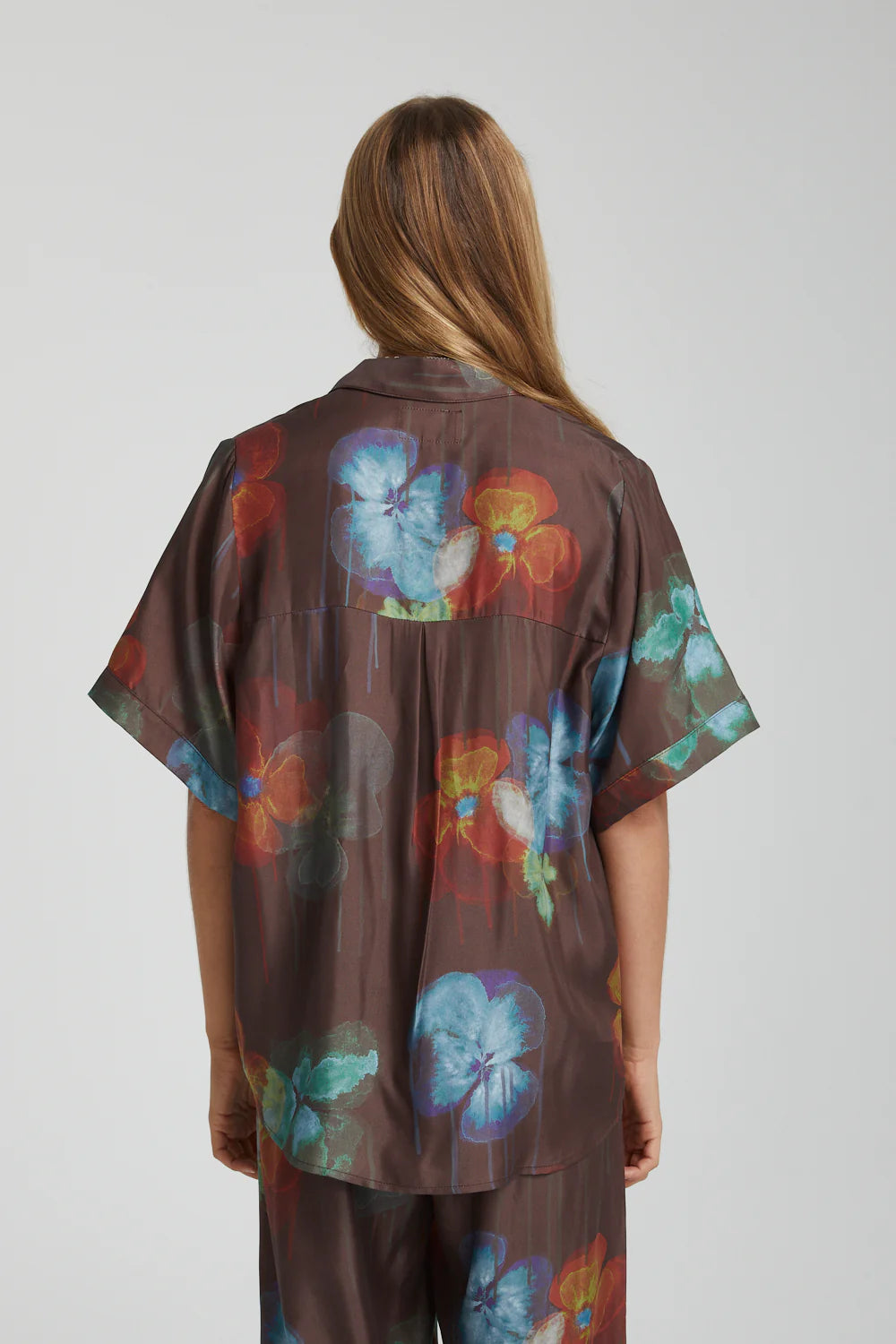 Stylish Pansy Drip Button-Up Shirt for Men & Women - Perfect for Casual Wear, Office Outfits & Date Nights