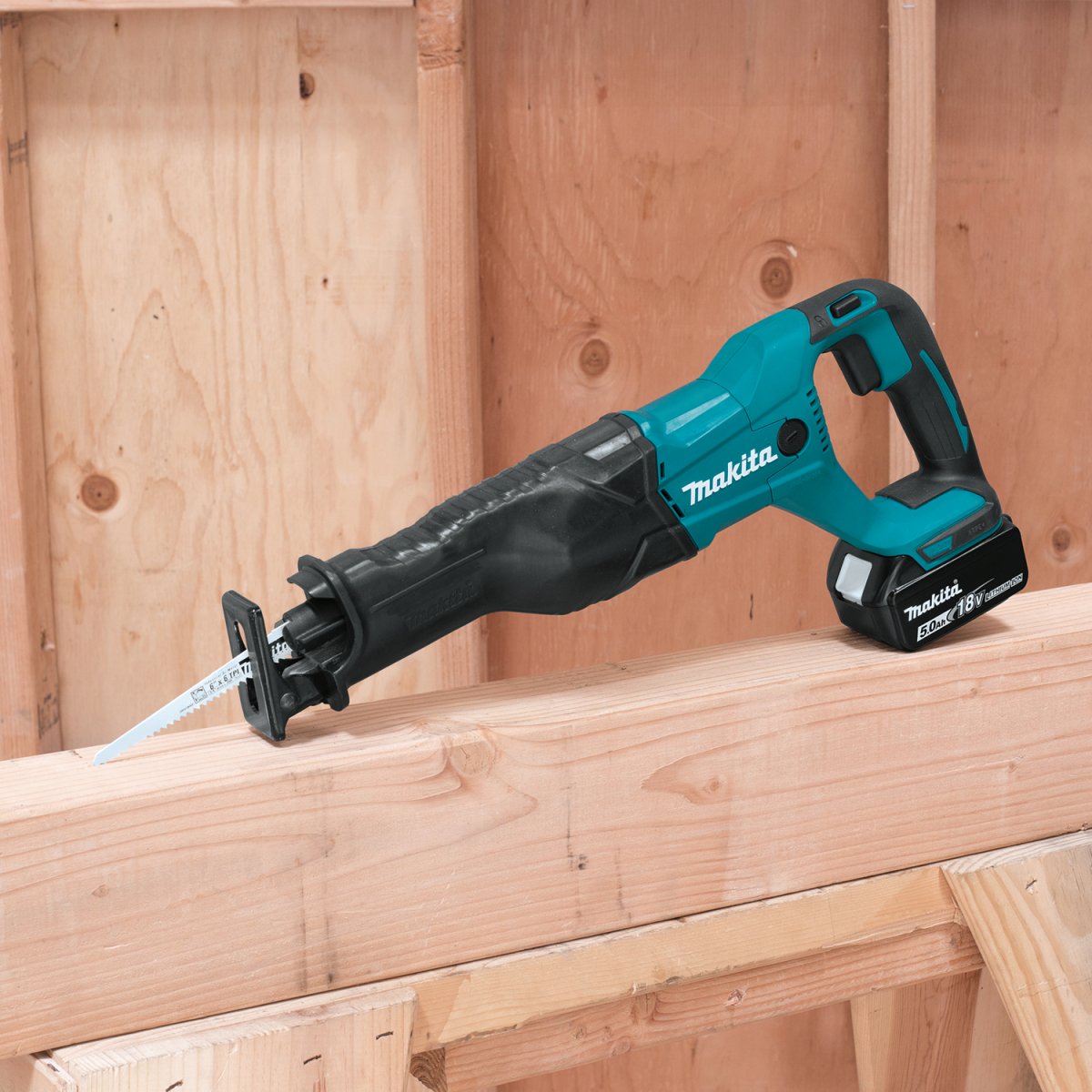 18V LXT Lithium-Ion Cordless Reciprocating Saw - Powerful & Lightweight for Wood Cutting, Metal Cutting, and DIY Home Improvement Projects