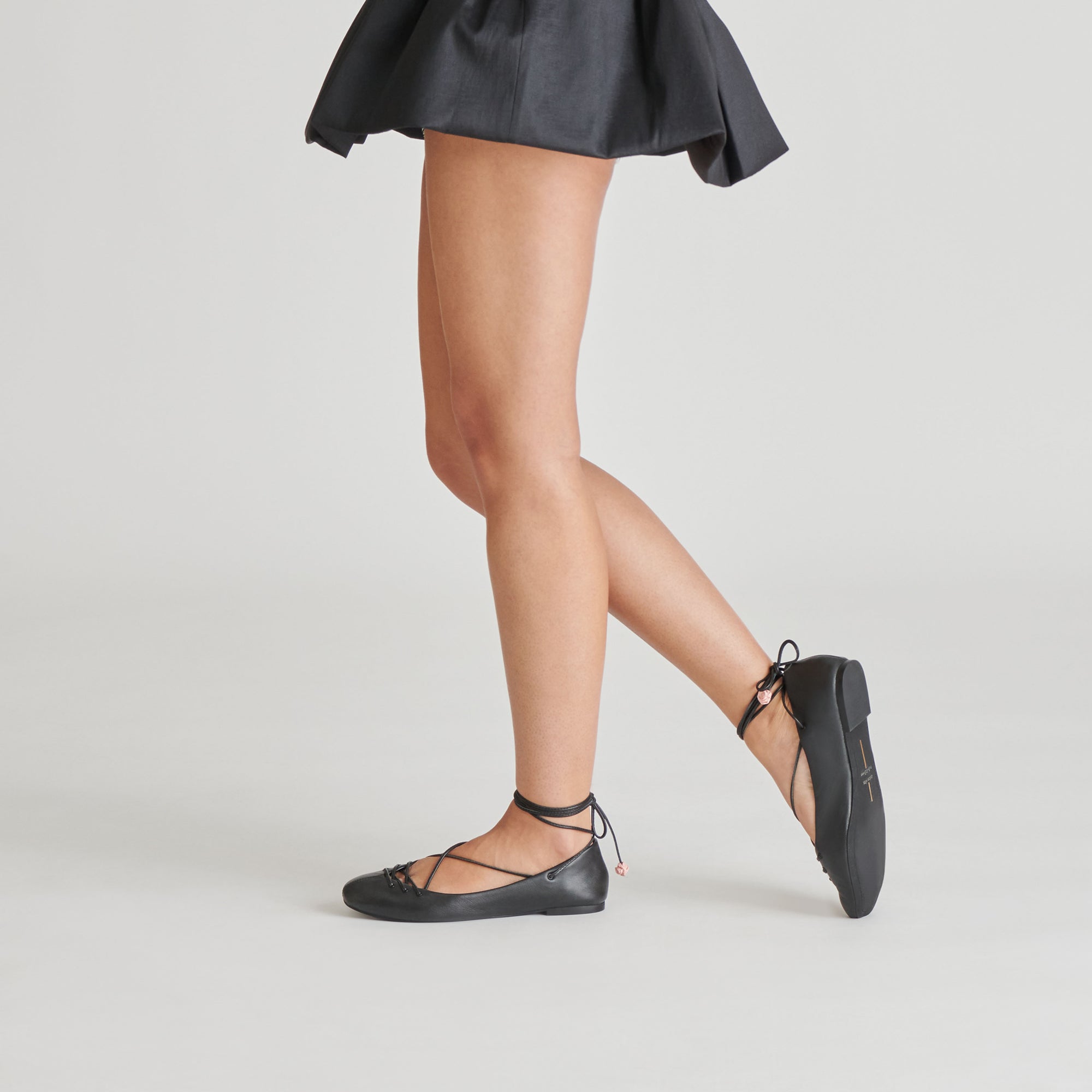 BEATE Women's Black Leather Ballet Flats - Comfortable & Stylish Shoes for Work, Casual Wear & Travel