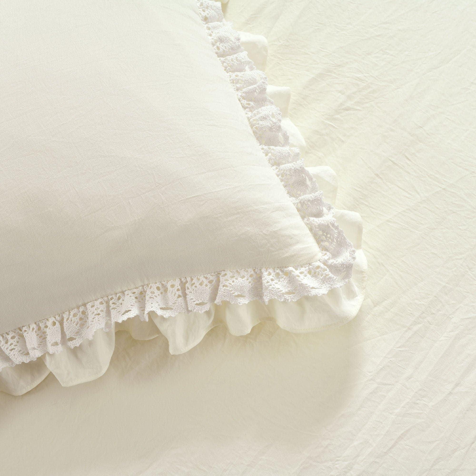 Ella Ruffle Lace 3-Piece Bedspread Set - Queen Size Luxury Lace Bedding for Master Bedroom & Guest Room Decor